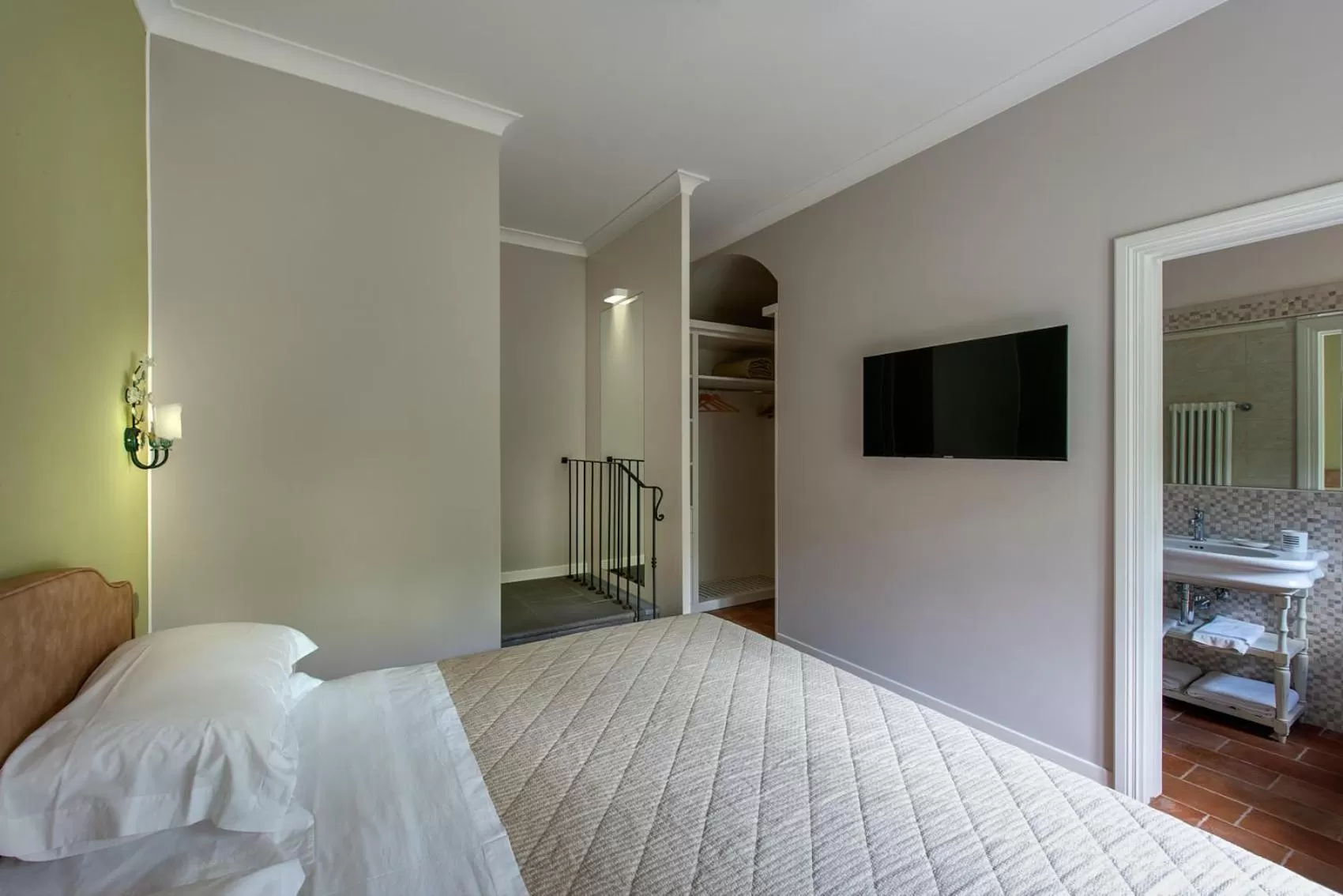 Photo of the whole room, Bed in Altarocca Wine Resort Adults Only