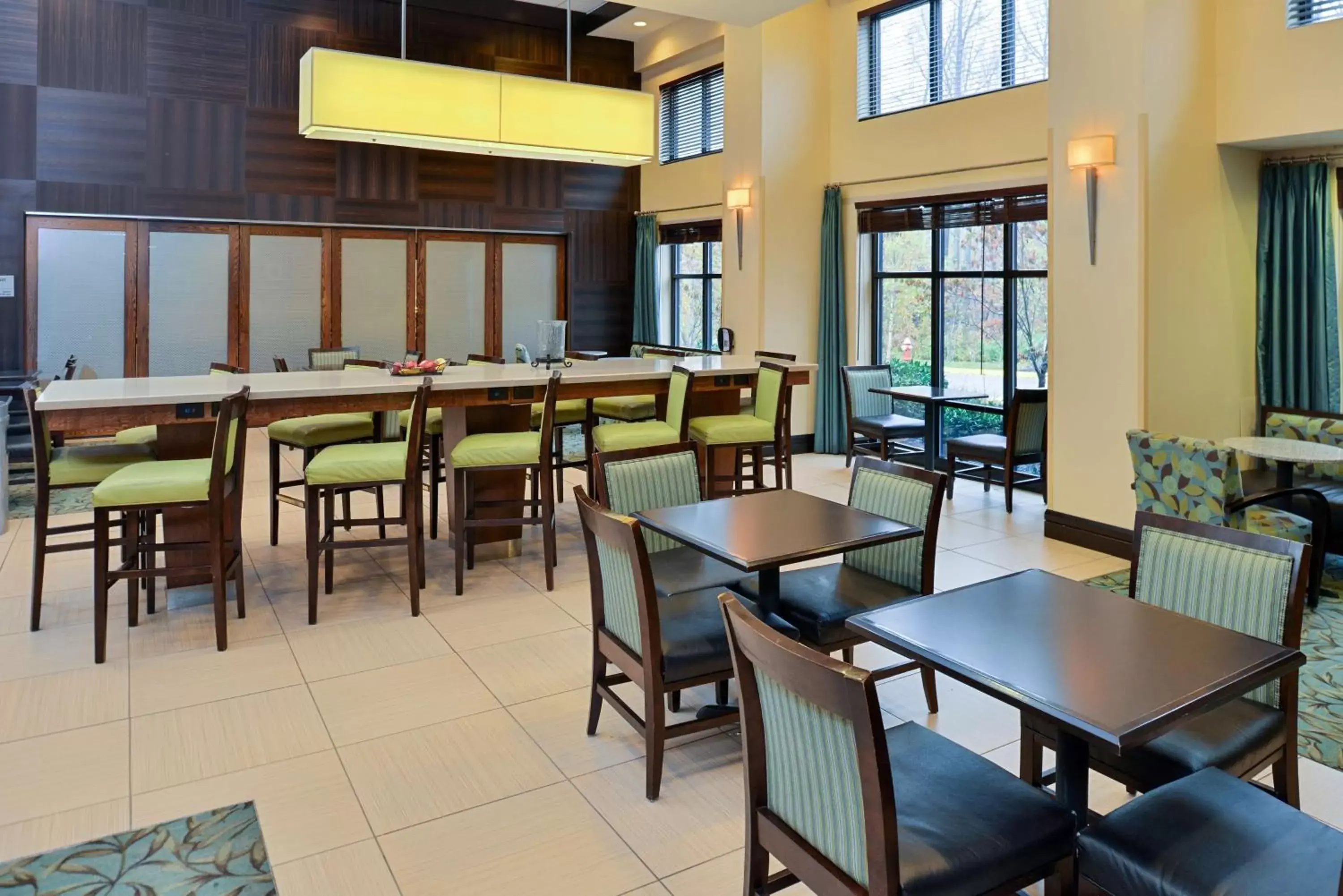 Lobby or reception, Restaurant/Places to Eat in Hampton Inn & Suites Fort Belvoir Alexandria South