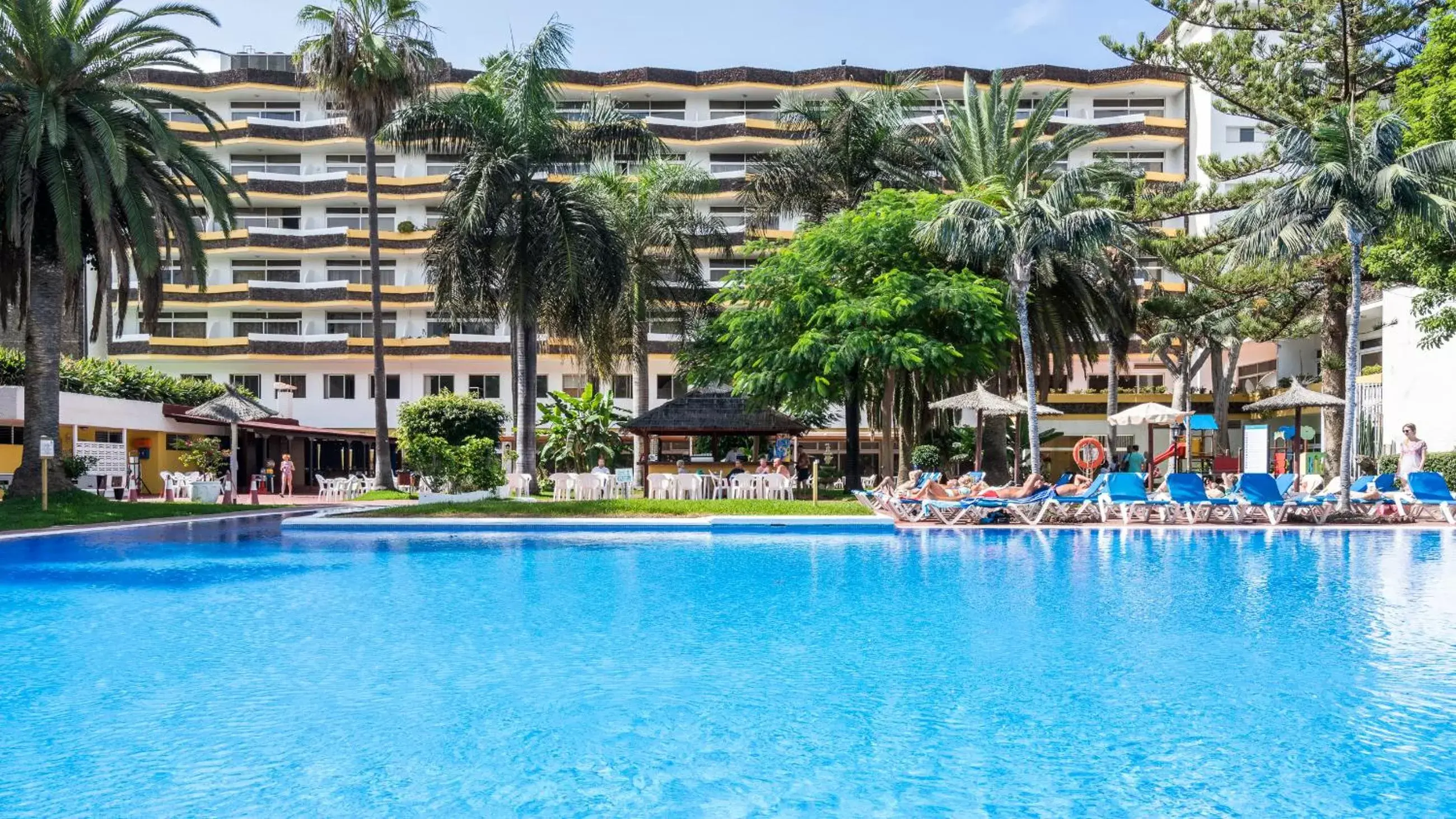 Swimming Pool in Complejo Blue Sea Puerto Resort compuesto por Hotel Canarife y Bonanza Palace