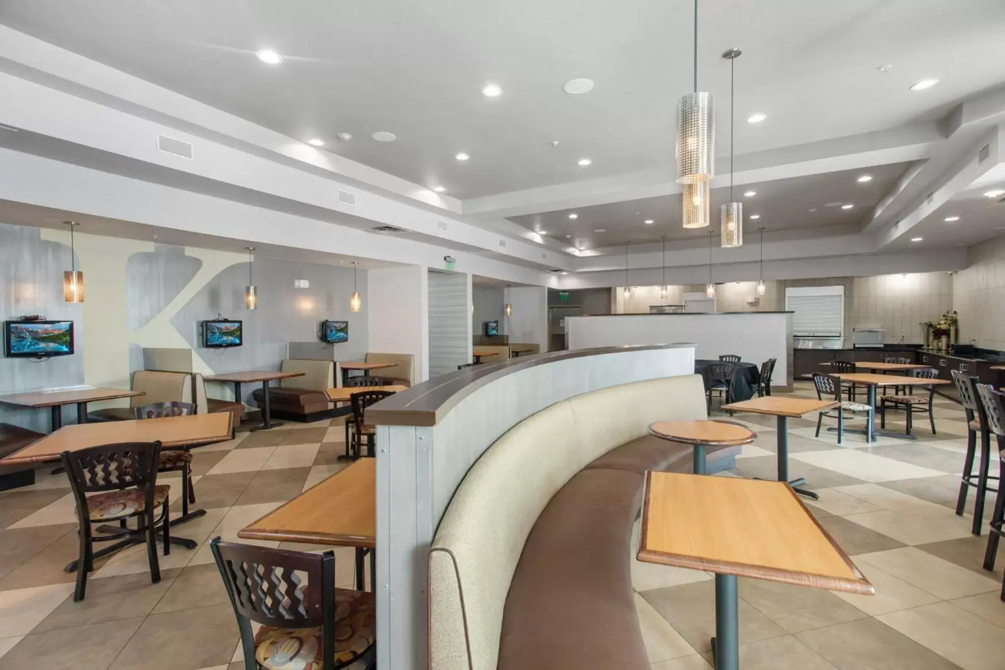 Restaurant/Places to Eat in Holiday Inn Hotel & Suites Waco Northwest, an IHG Hotel