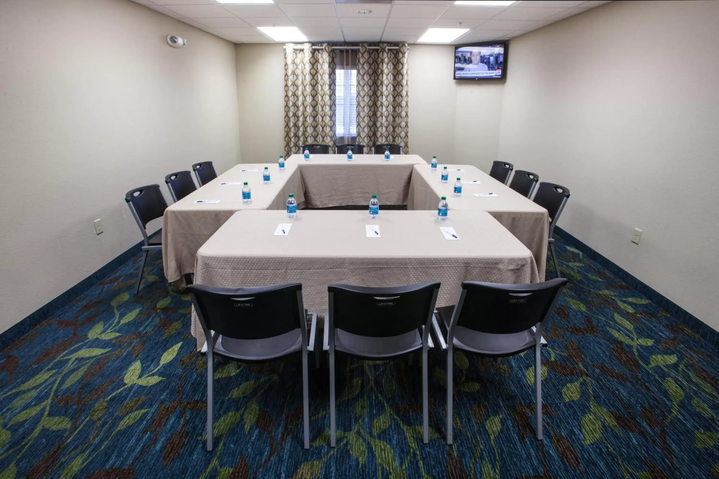 Meeting/conference room in Candlewood Suites New Braunfels, an IHG Hotel