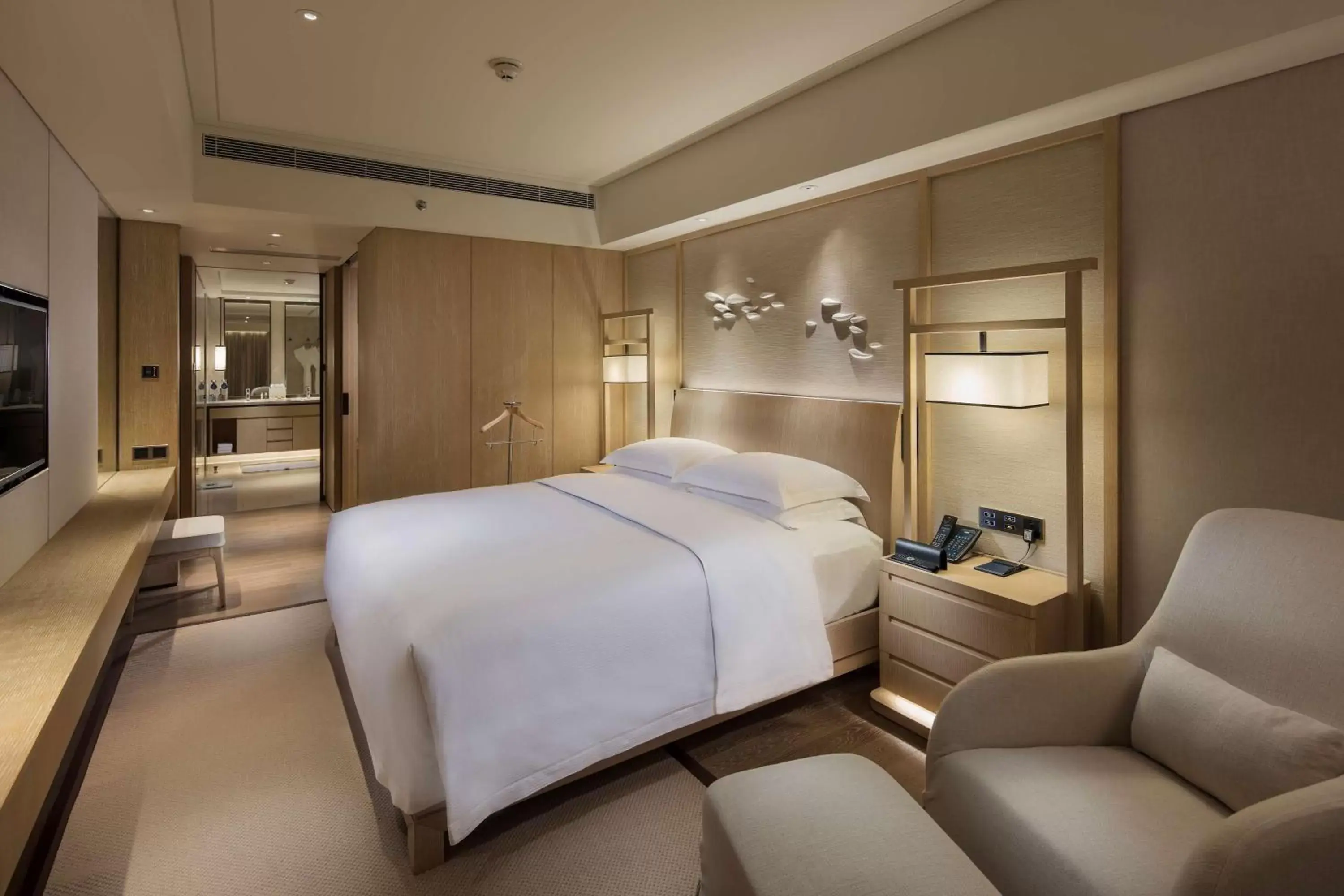 Bedroom in Hilton Shenzhen Shekou Nanhai