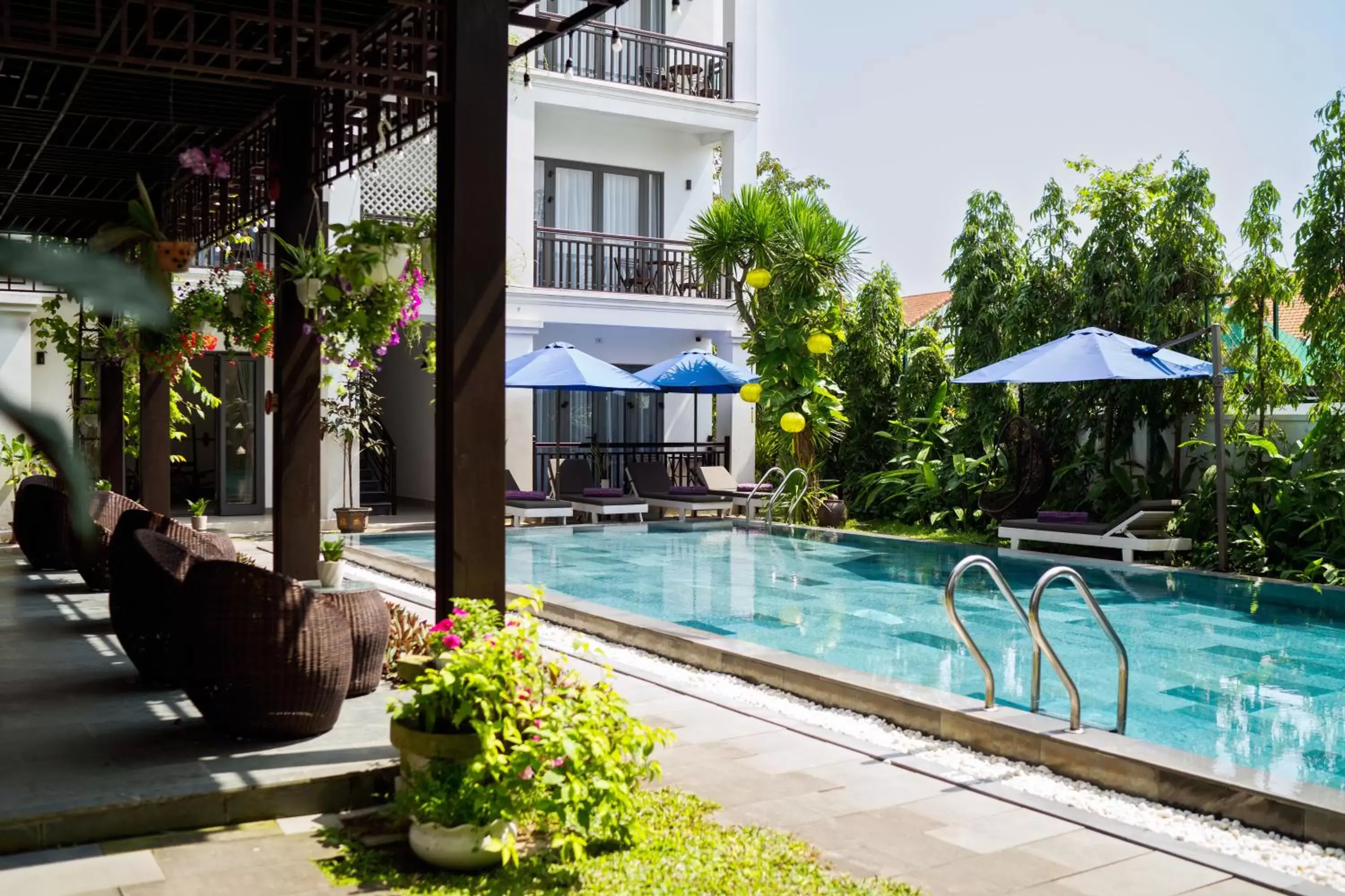 Neighbourhood, Swimming Pool in Golden Pearl Hoi An Hotel