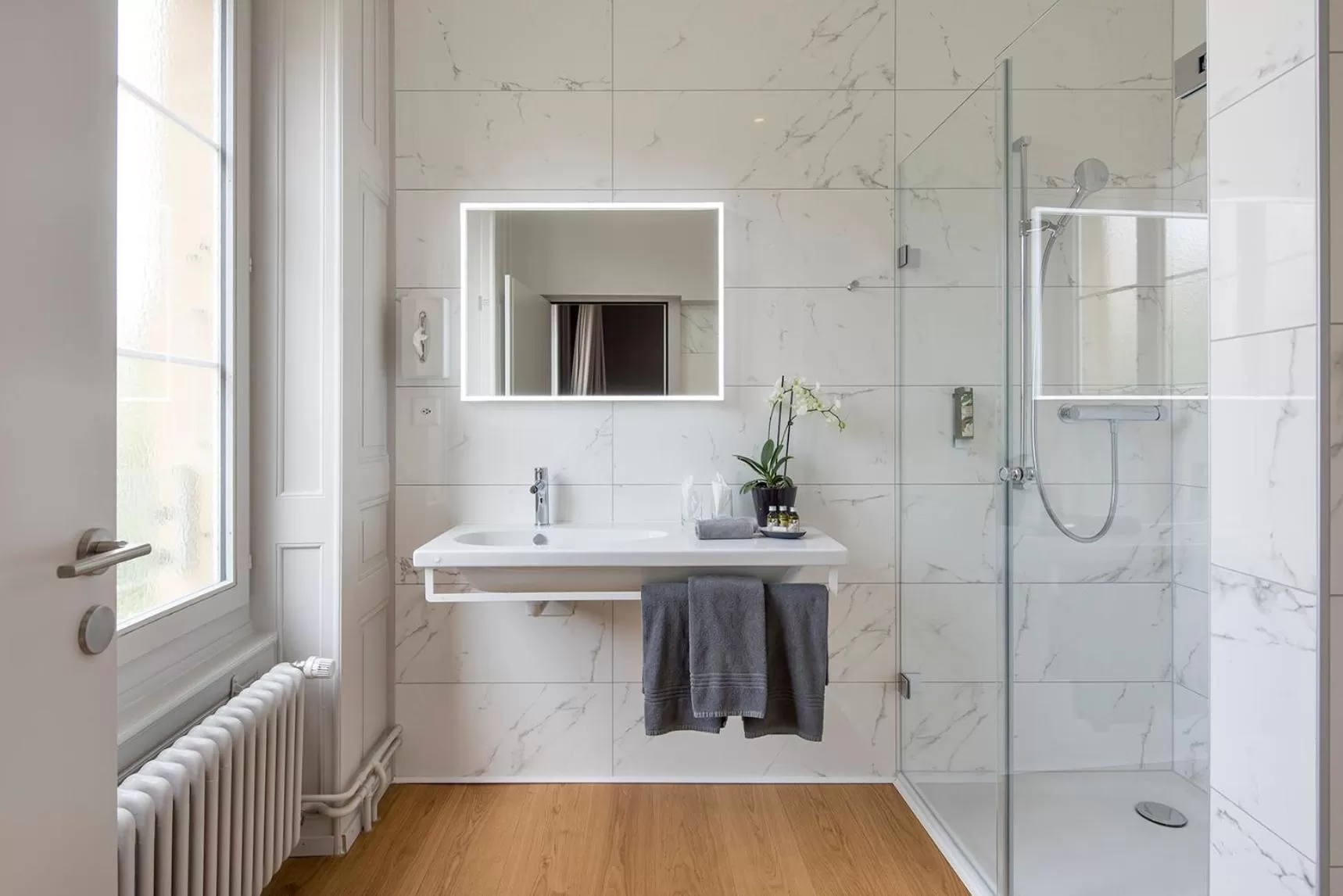 Shower in Hôtel du Théâtre, Boutique Hôtel