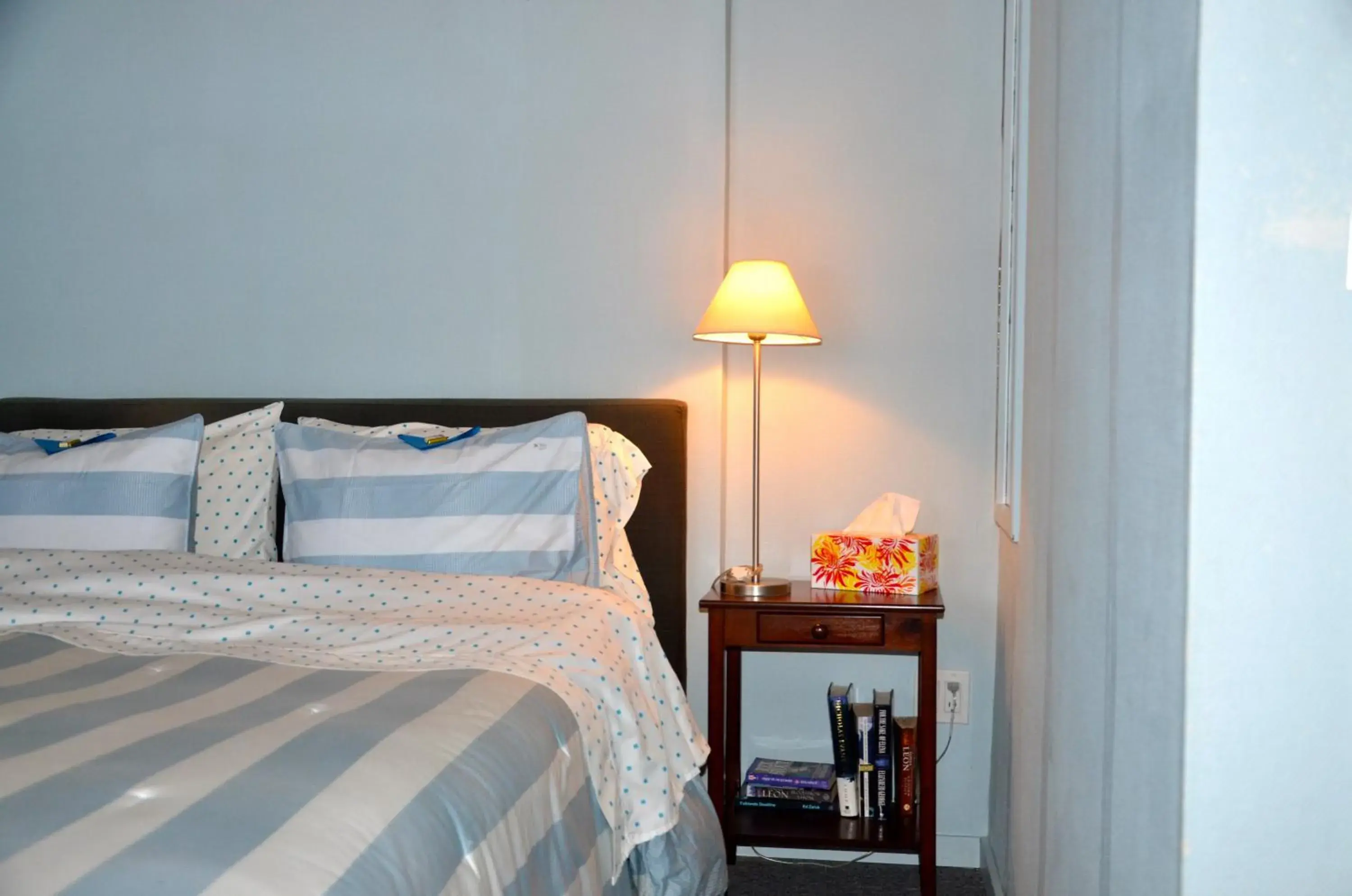 Decorative detail, Bed in Woodhouse Cottages And Ranch