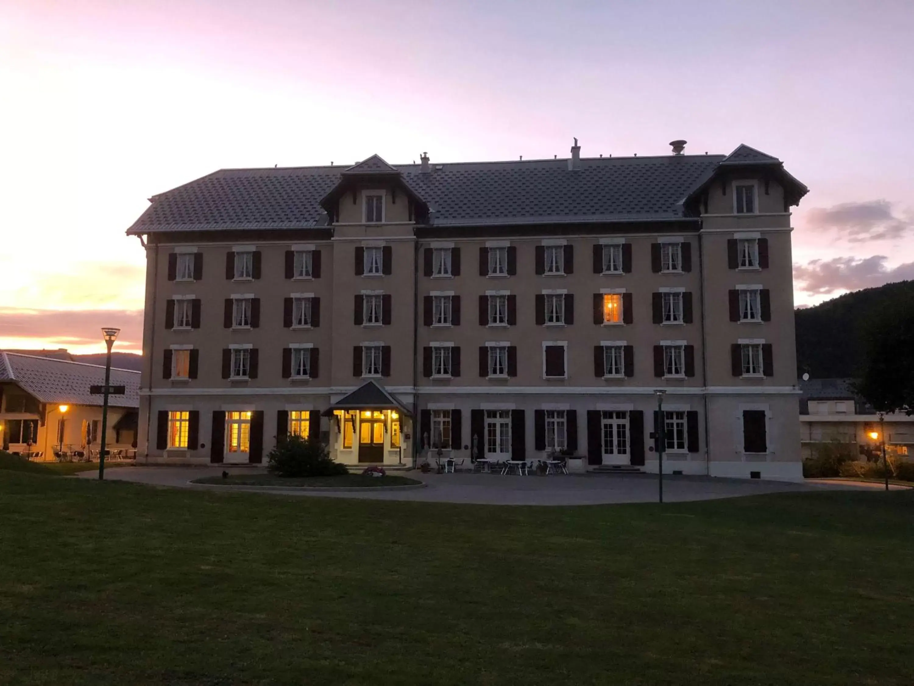 Property Building in Best Western Grand Hotel de Paris