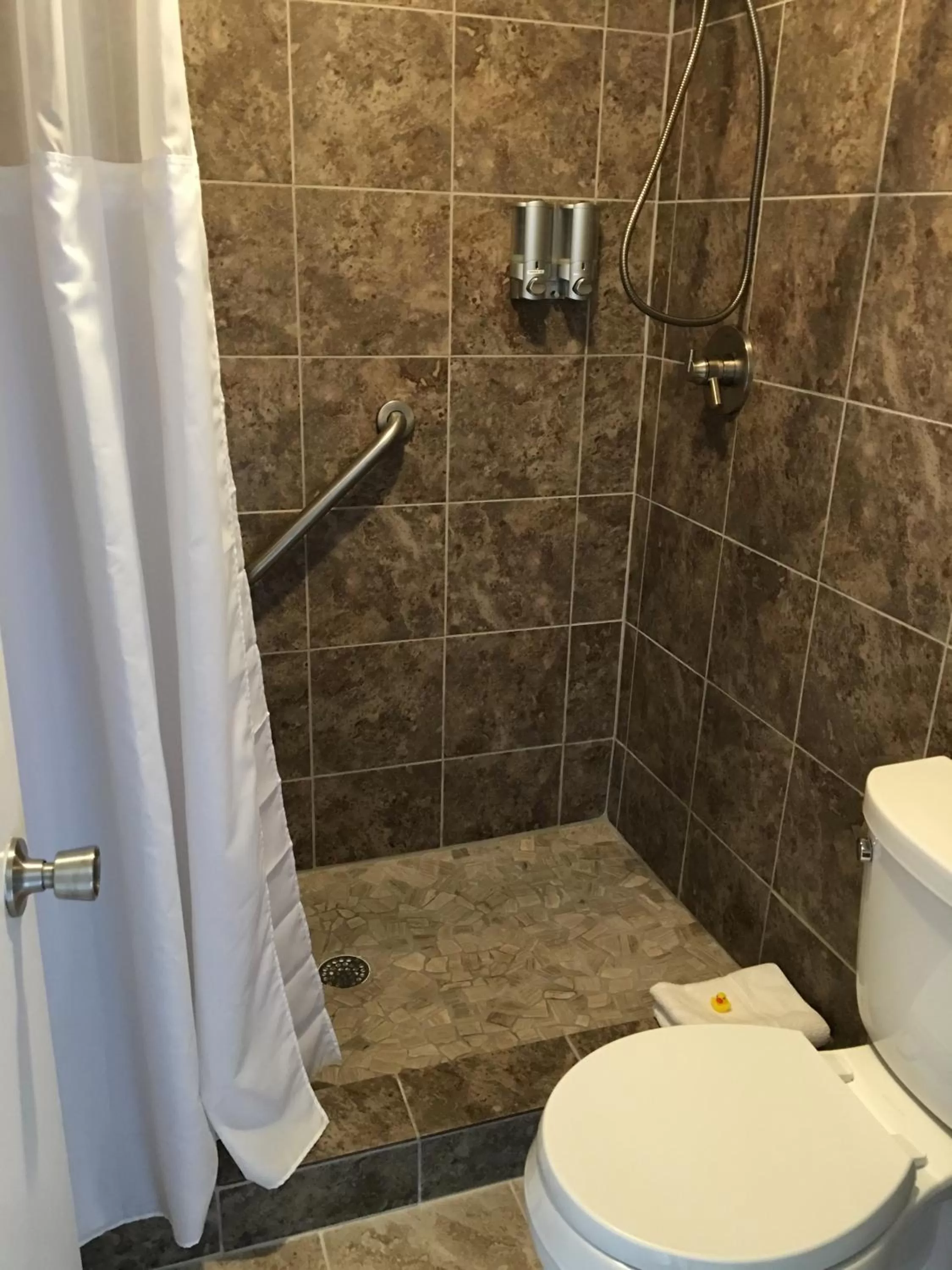 Shower in Cardinal Inn