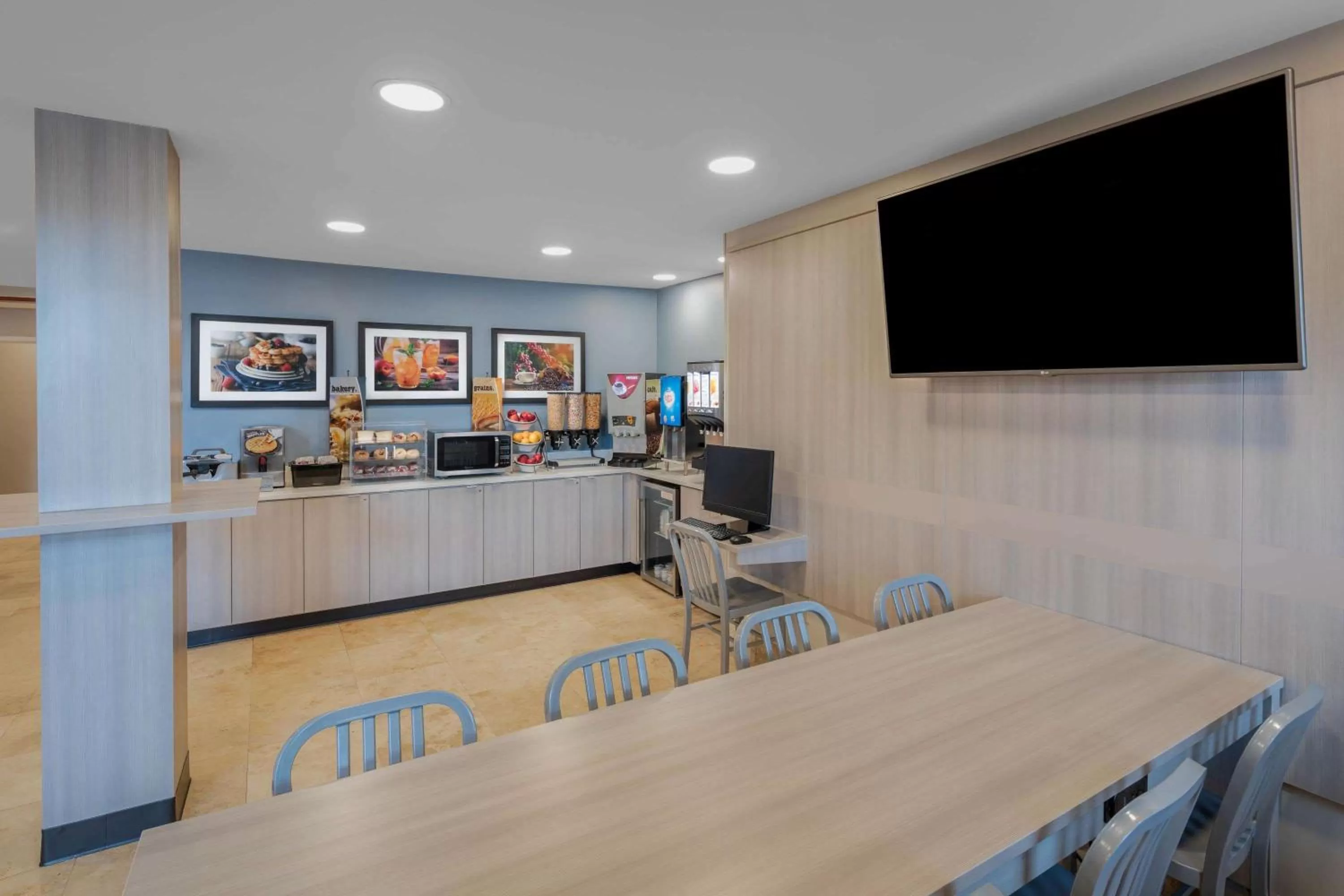 Restaurant/places to eat in Microtel Inn & Suites by Wyndham Atlanta Buckhead Area