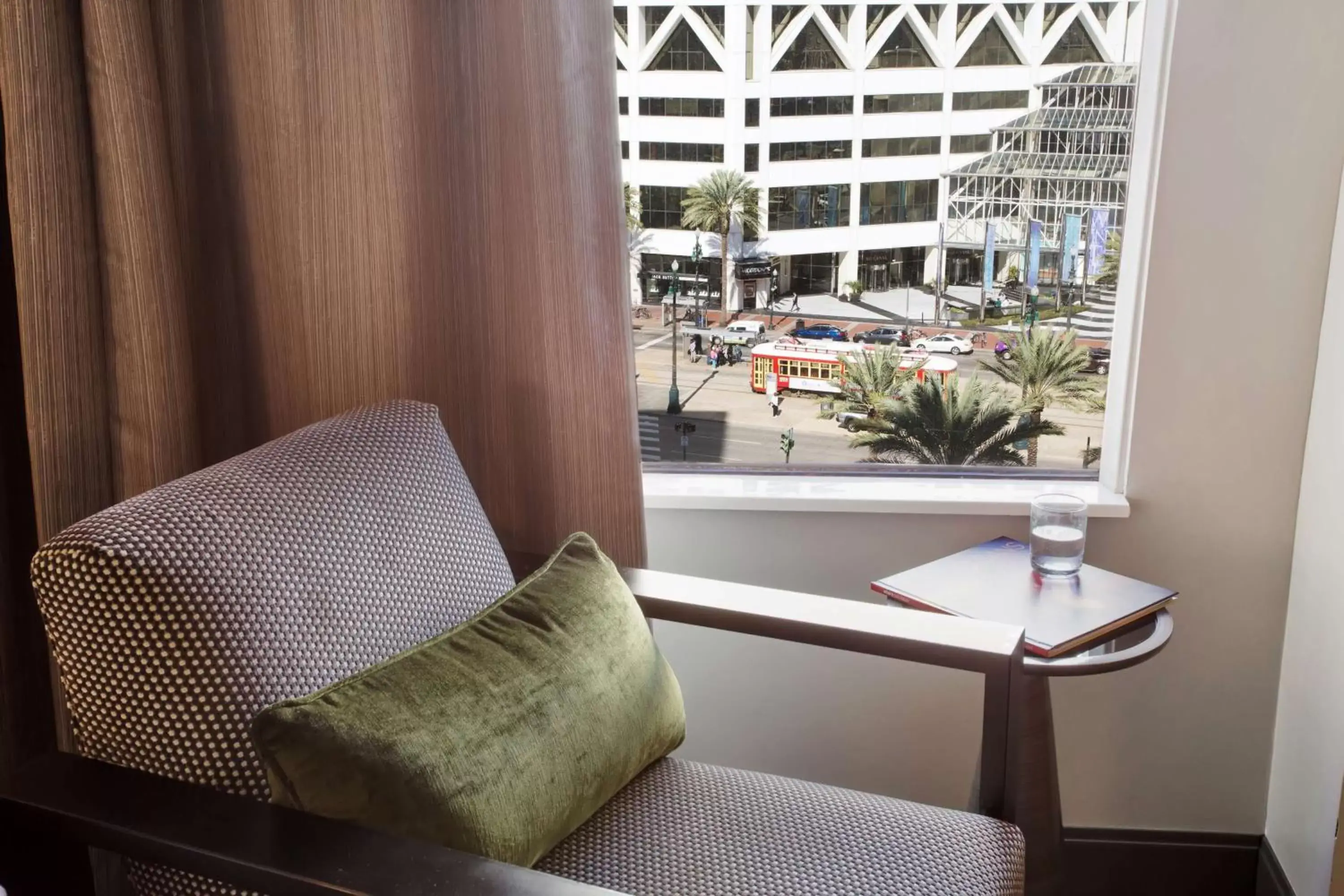 Bed, Seating Area in DoubleTree by Hilton New Orleans