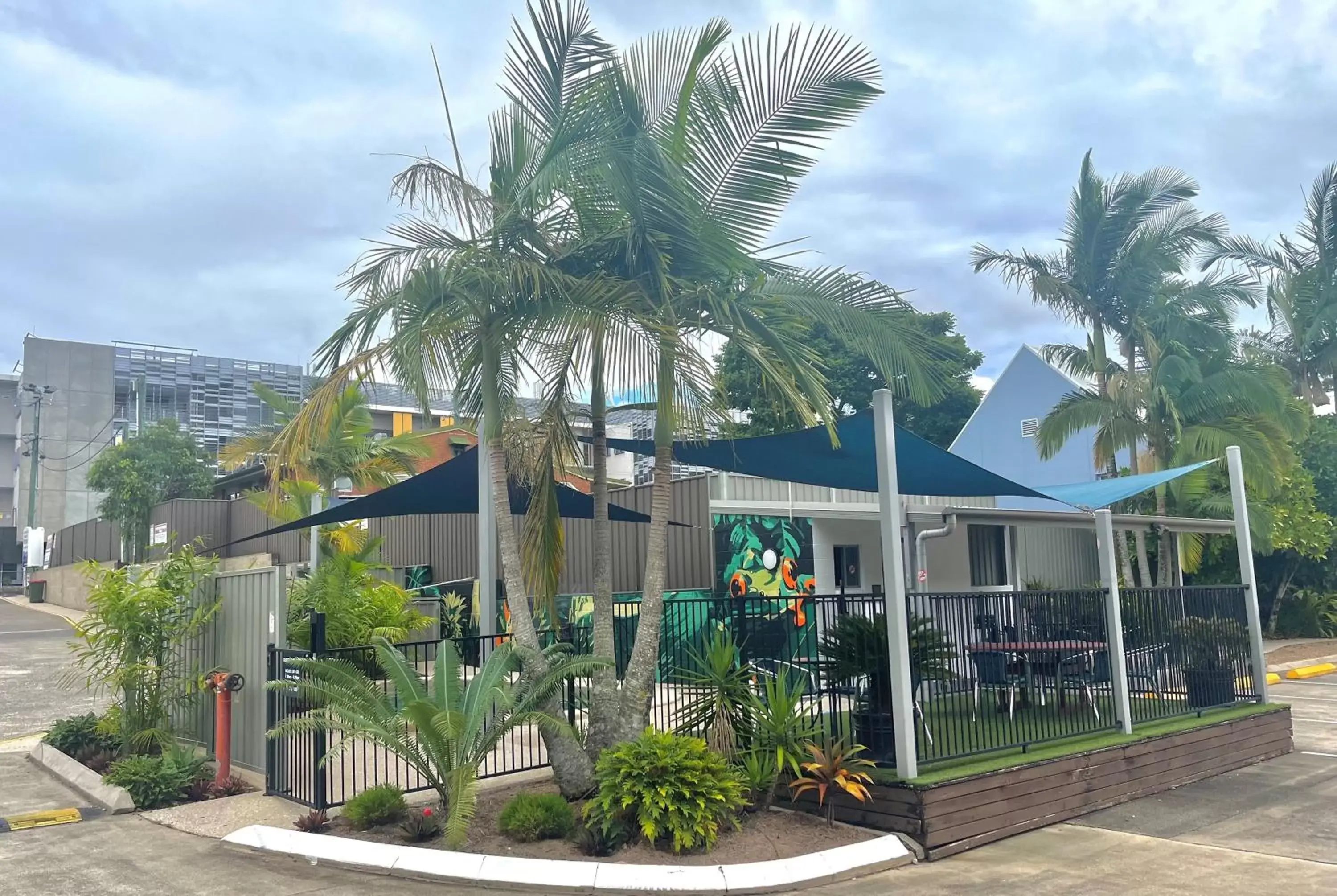 BBQ facilities, Property Building in Nambour Heights Motel