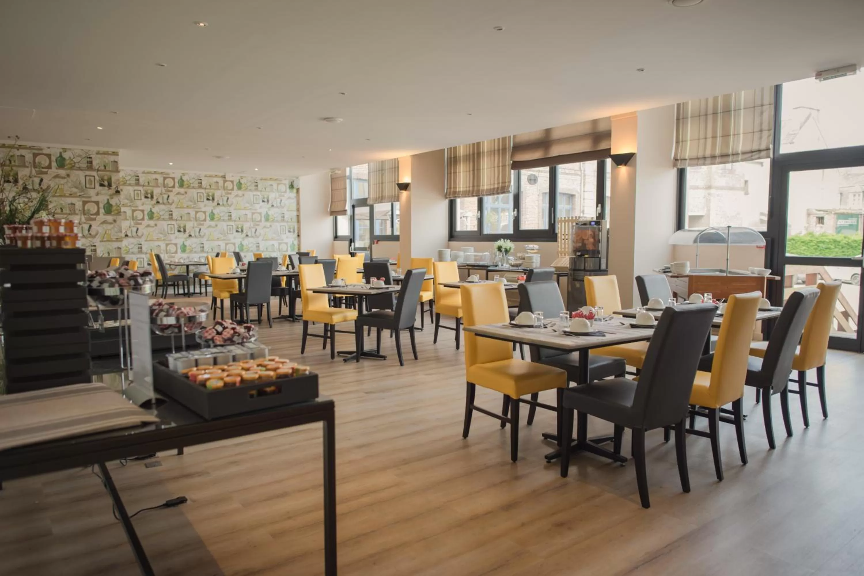 Continental breakfast in Best Western Hôtel Hermitage