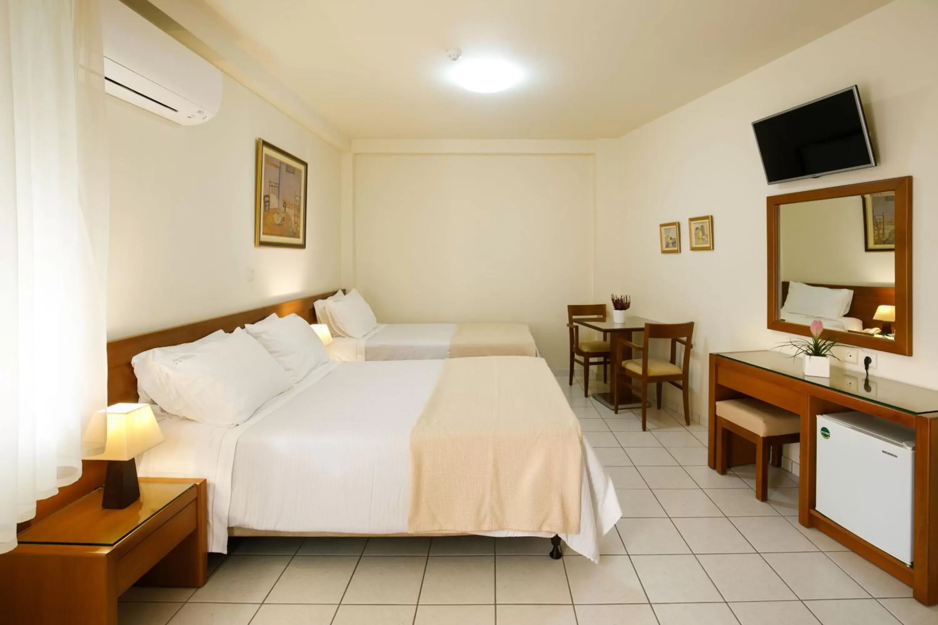 Triple Room in Hotel ΑΤΗΙΝΑ Triple Room in Hotel ΑΤΗΙΝΑ