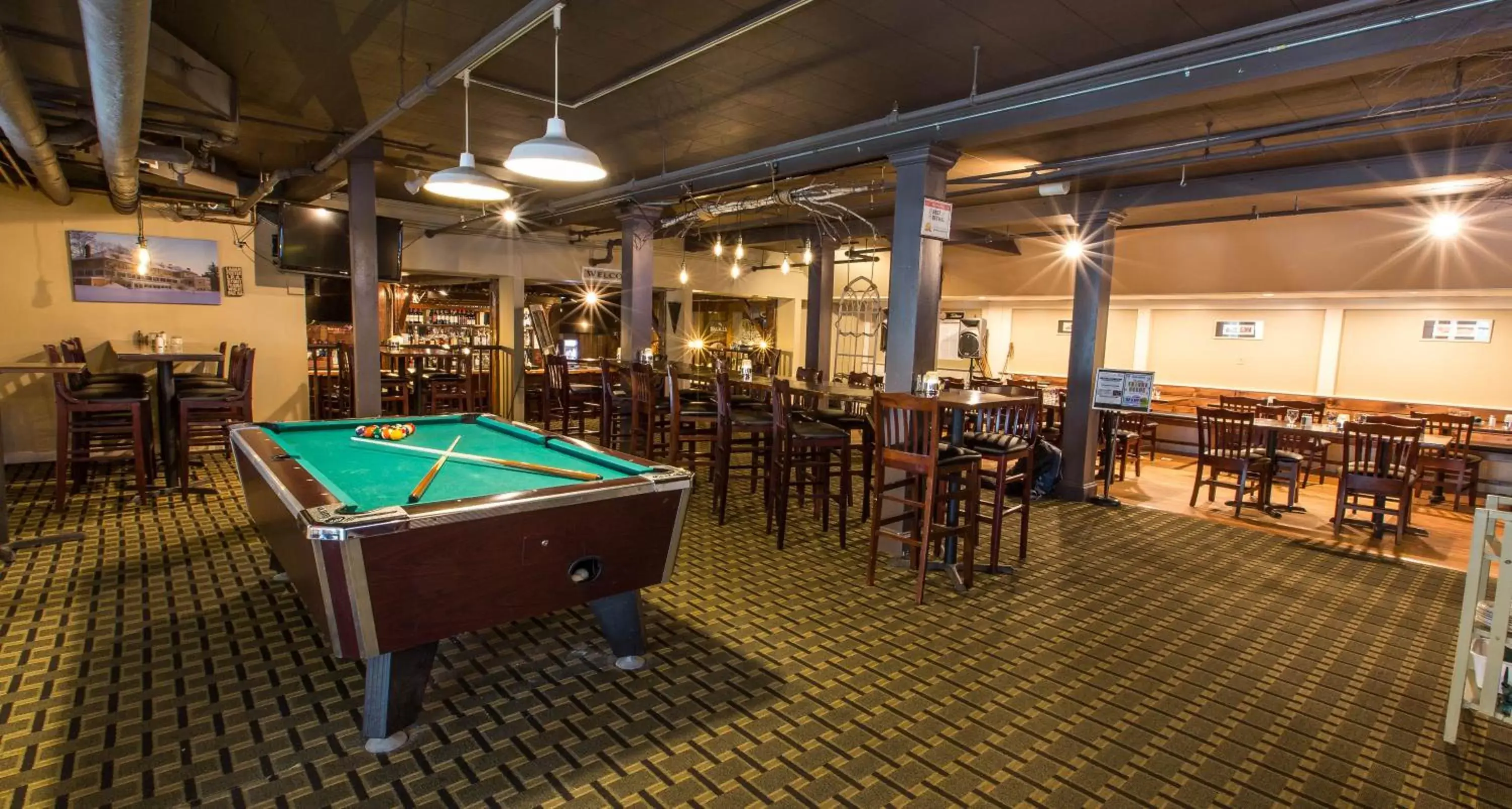 Restaurant/places to eat, Billiards in The Bethel Resort & Suites