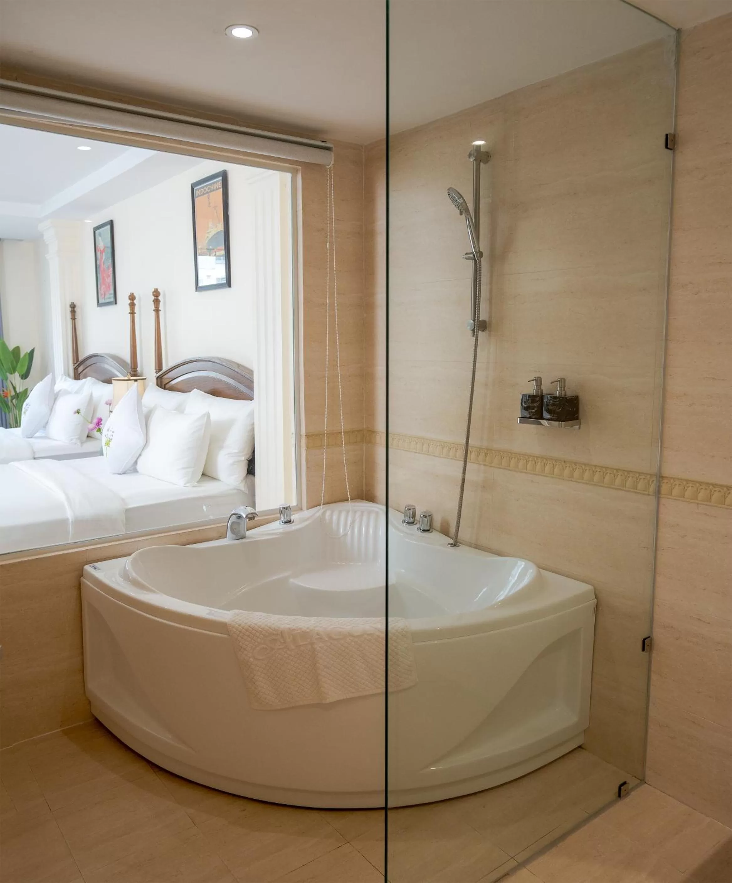 Bathroom, Bed in Alagon City Hotel & Spa