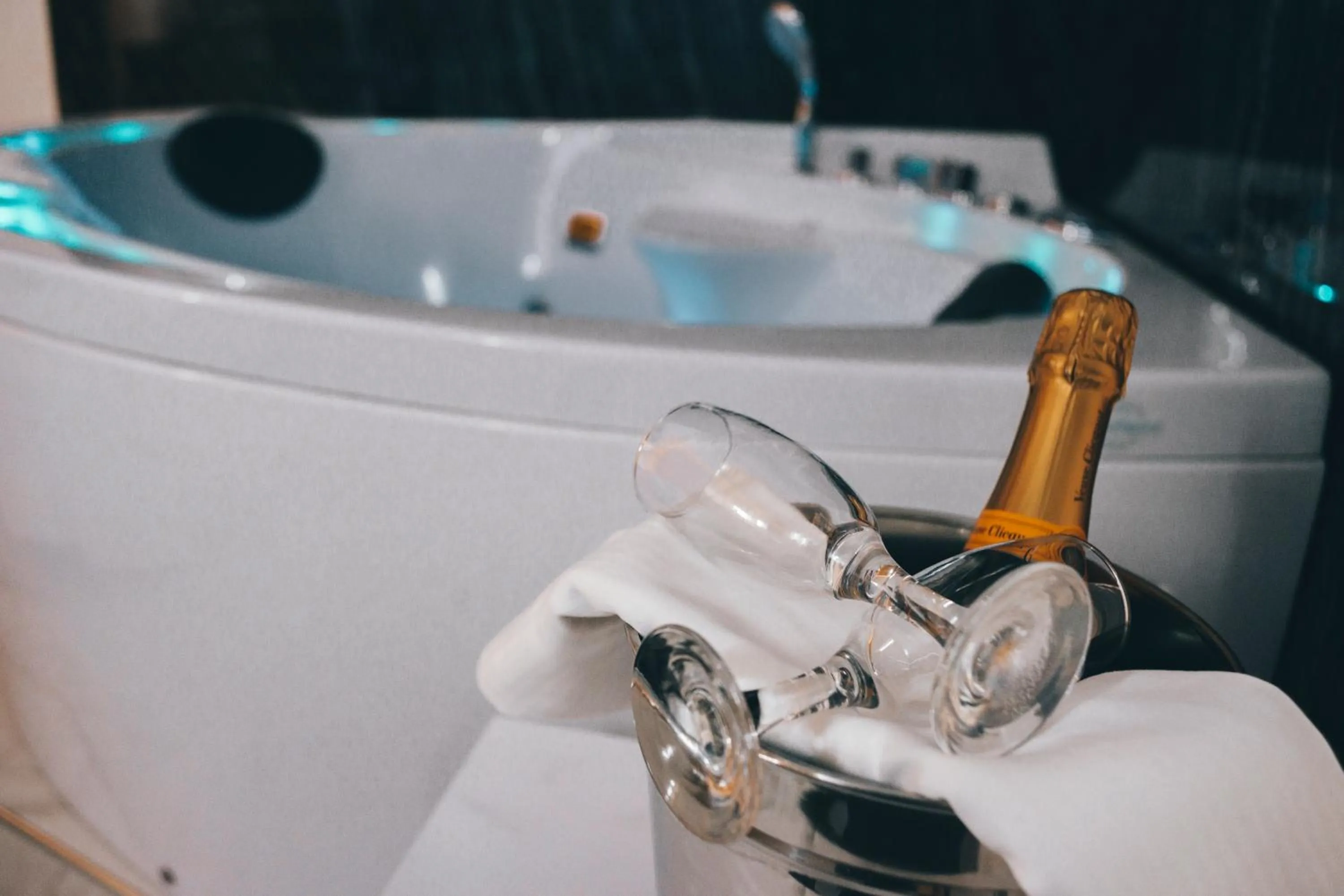 Spa and wellness centre/facilities in Gregorio VII Luxury Suites San Damaso