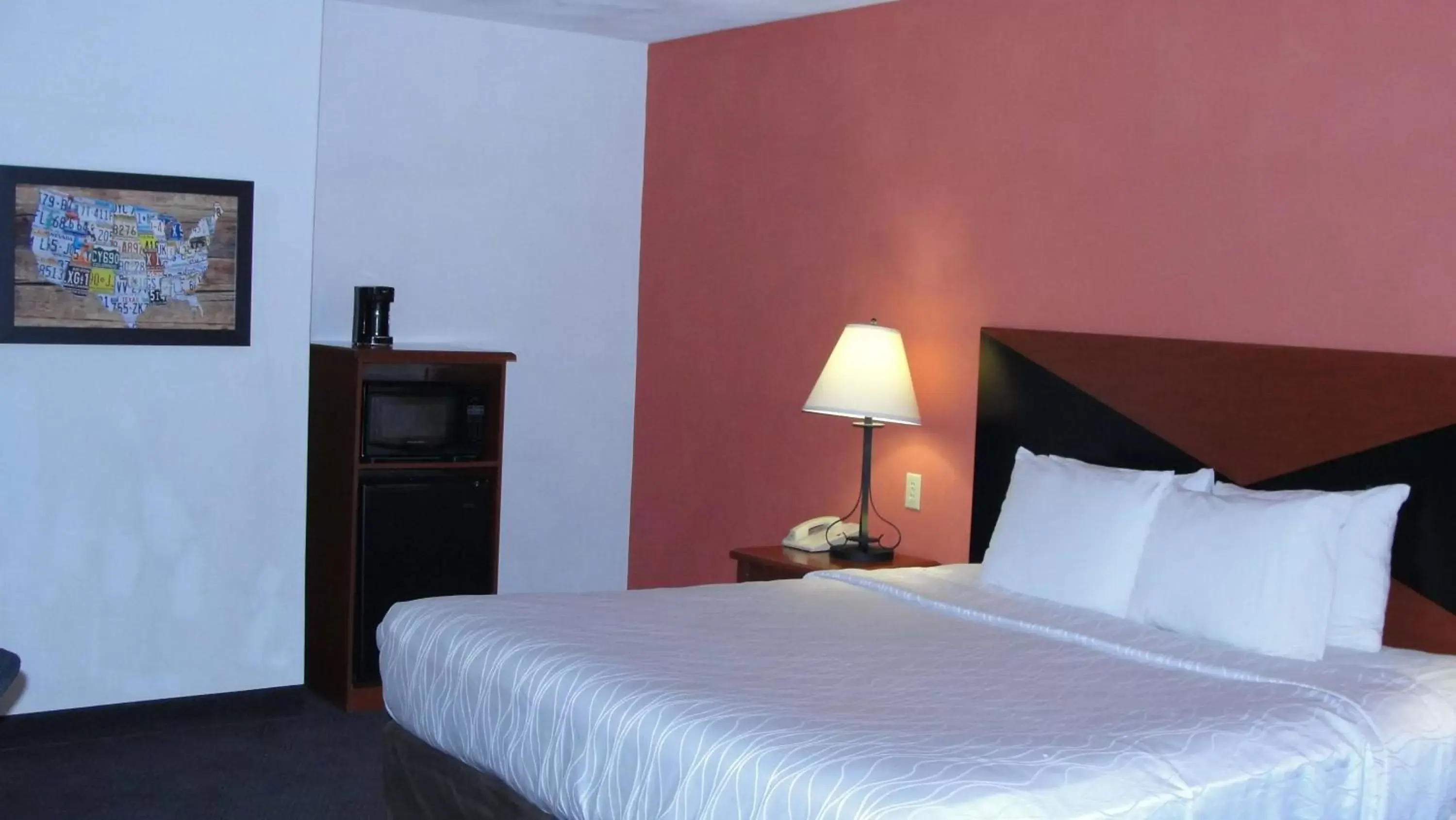 Other, Bed in SureStay Hotel by Best Western Greenville