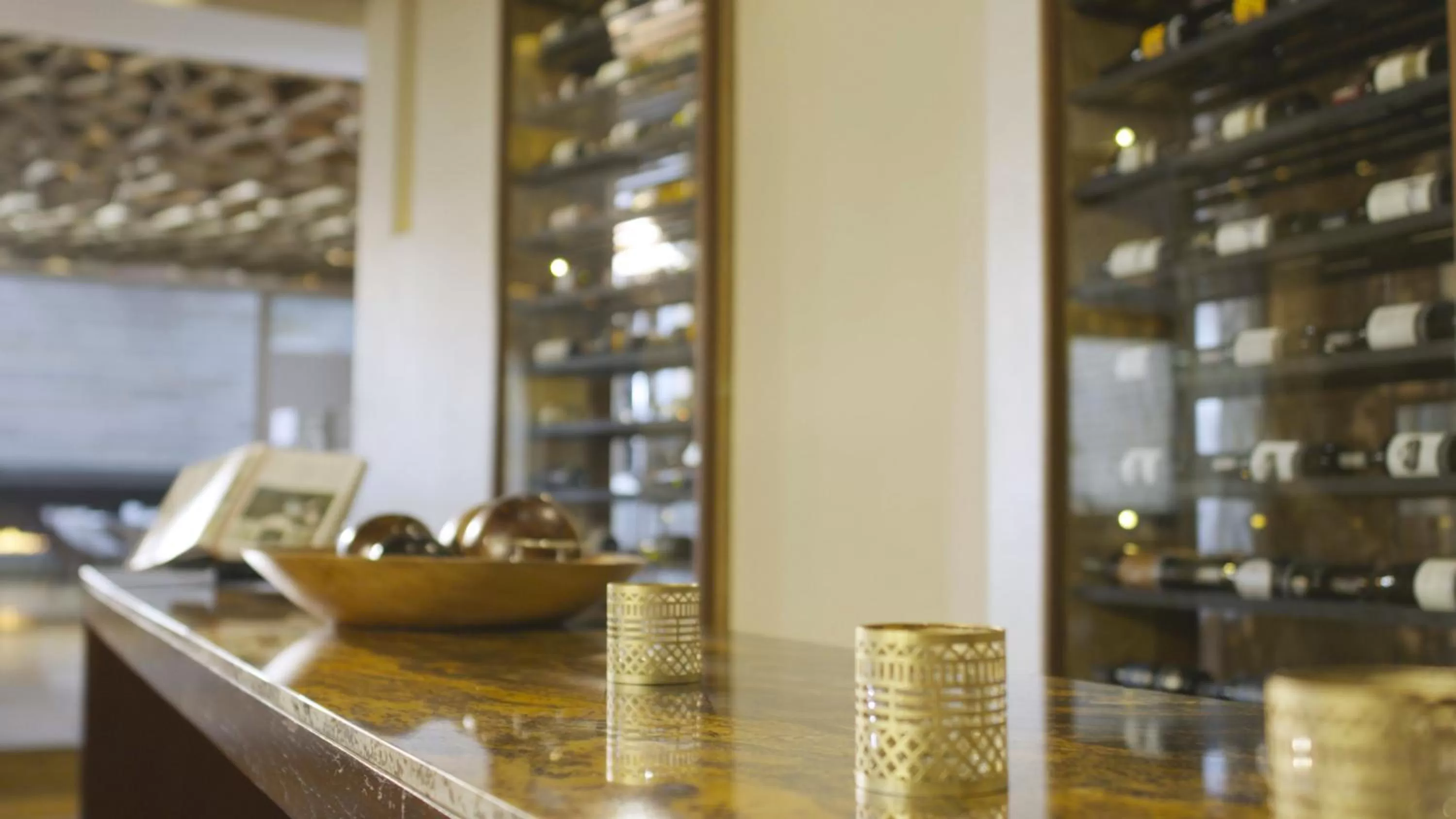 Restaurant/places to eat in BOG Hotel