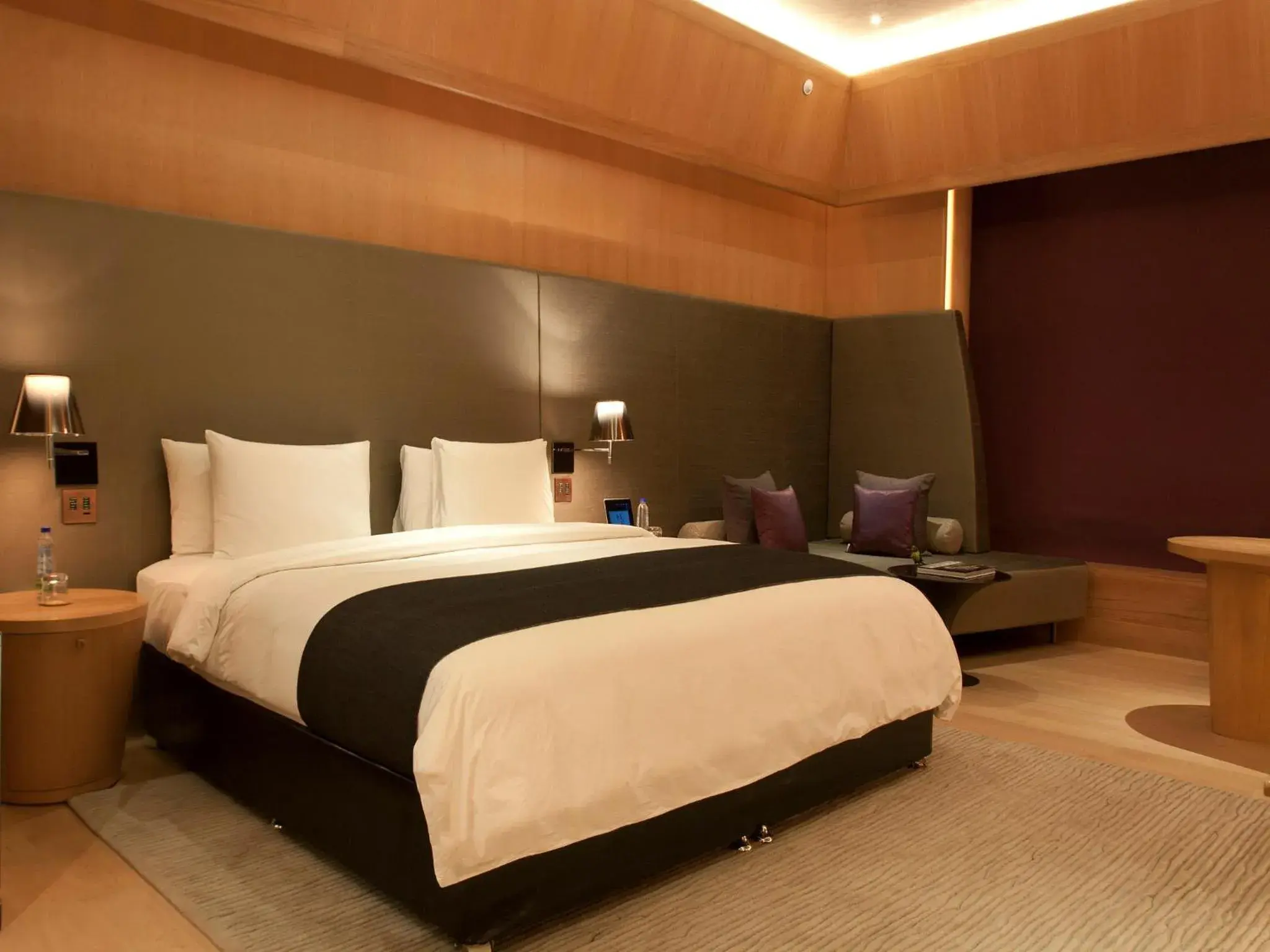 Photo of the whole room, Bed in The Roseate New Delhi