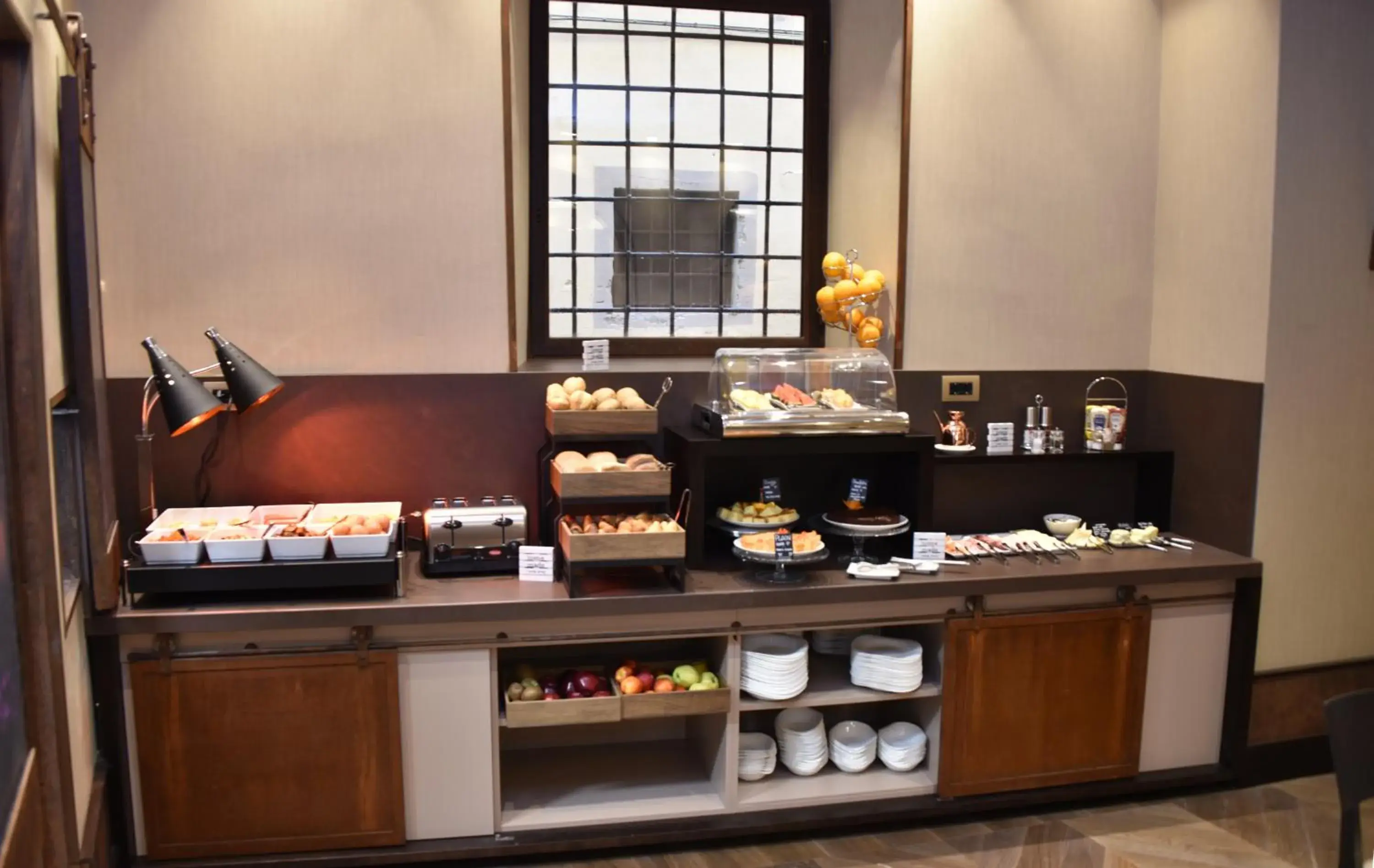 Restaurant/places to eat in Solo Experience Hotel Restaurant/places to eat in Solo Experience Hotel