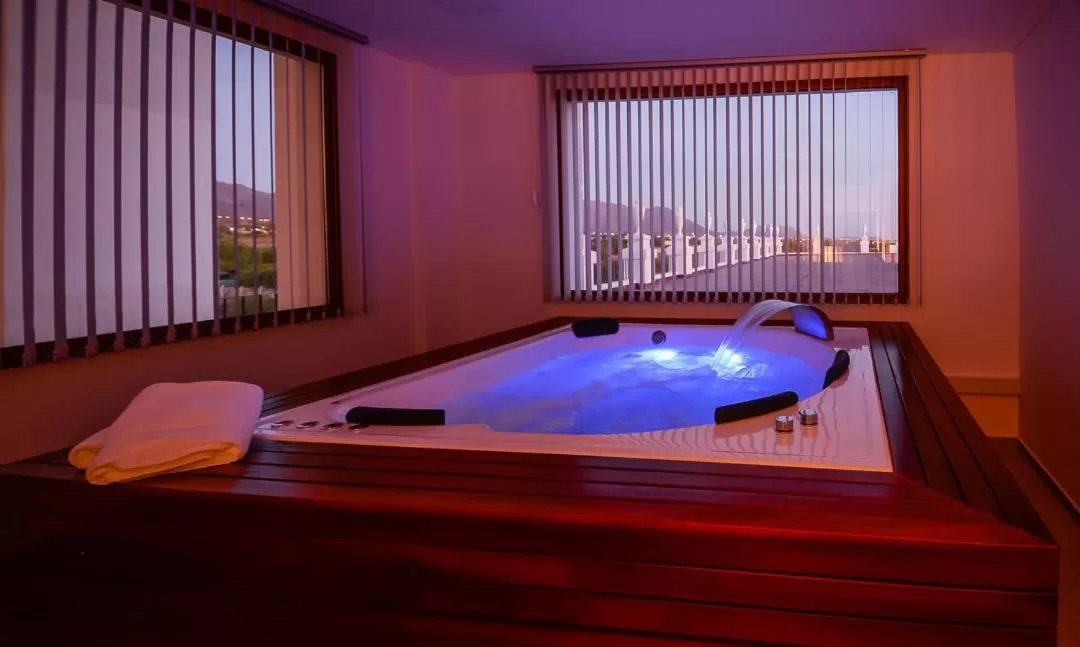 Hot Tub in La Recova Hotel & Spa