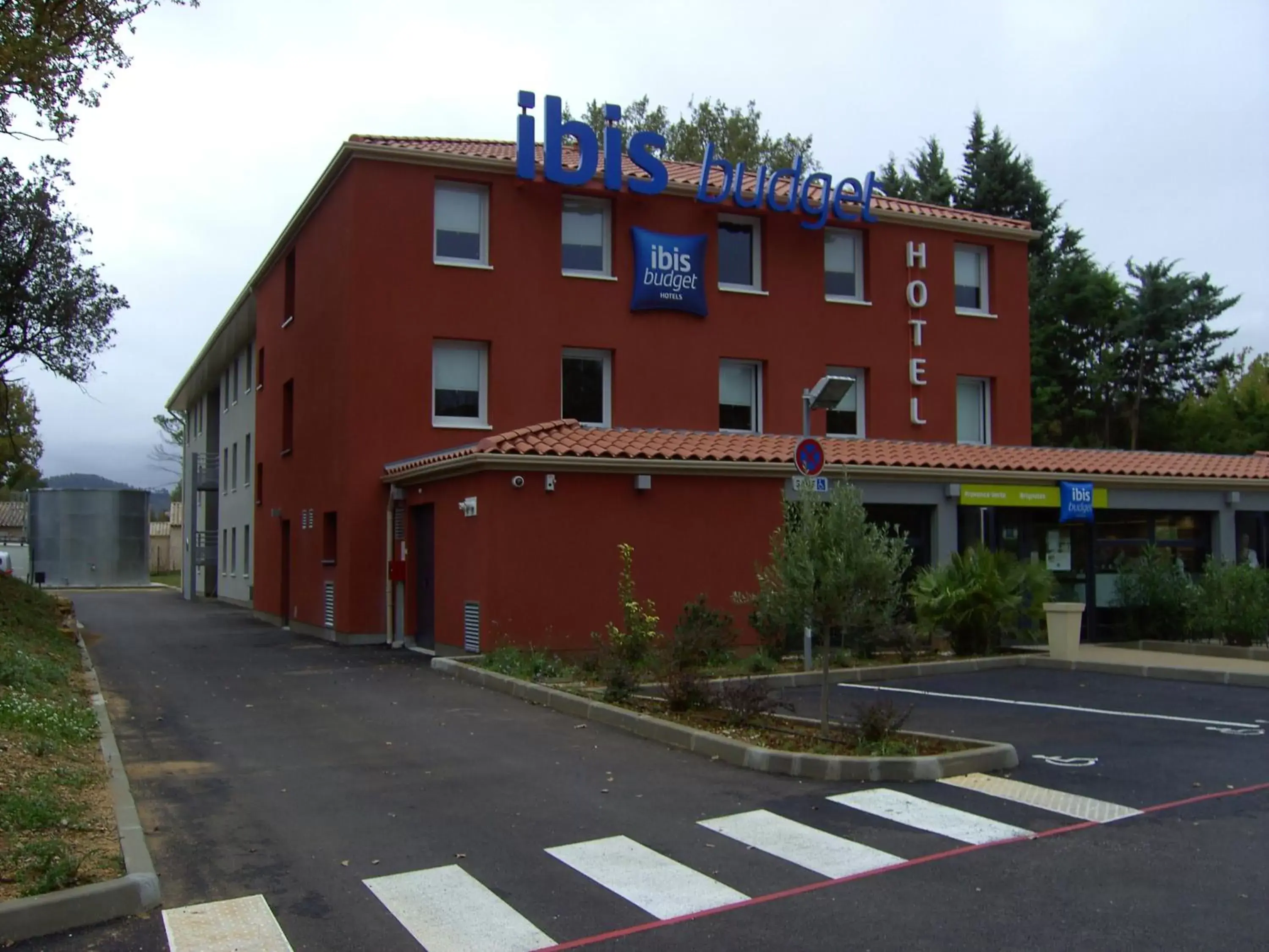 Facade/entrance, Property Building in ibis budget Brignoles Provence