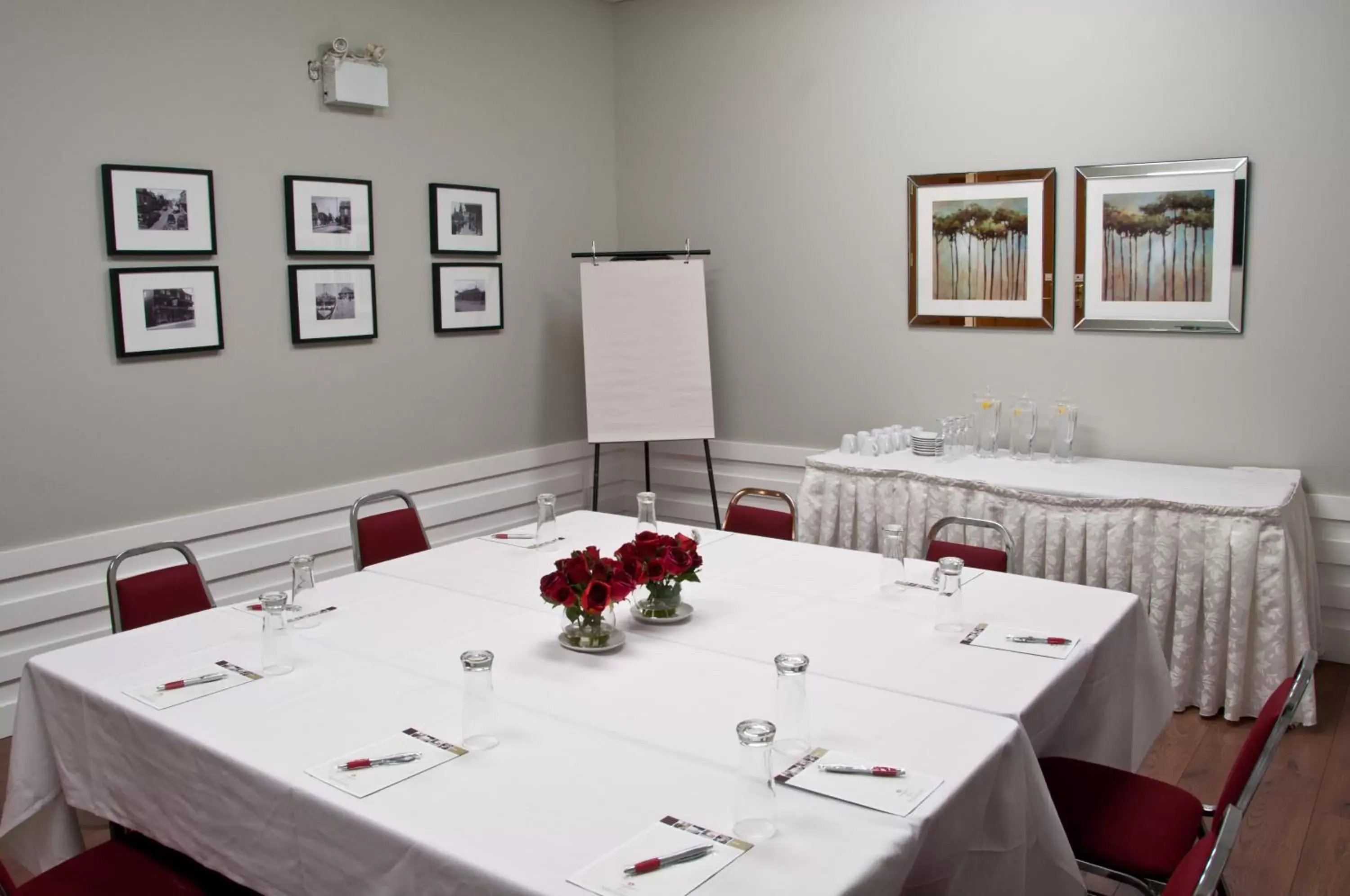 Business facilities, Restaurant/Places to Eat in Hôtels Gouverneur Trois-Rivières