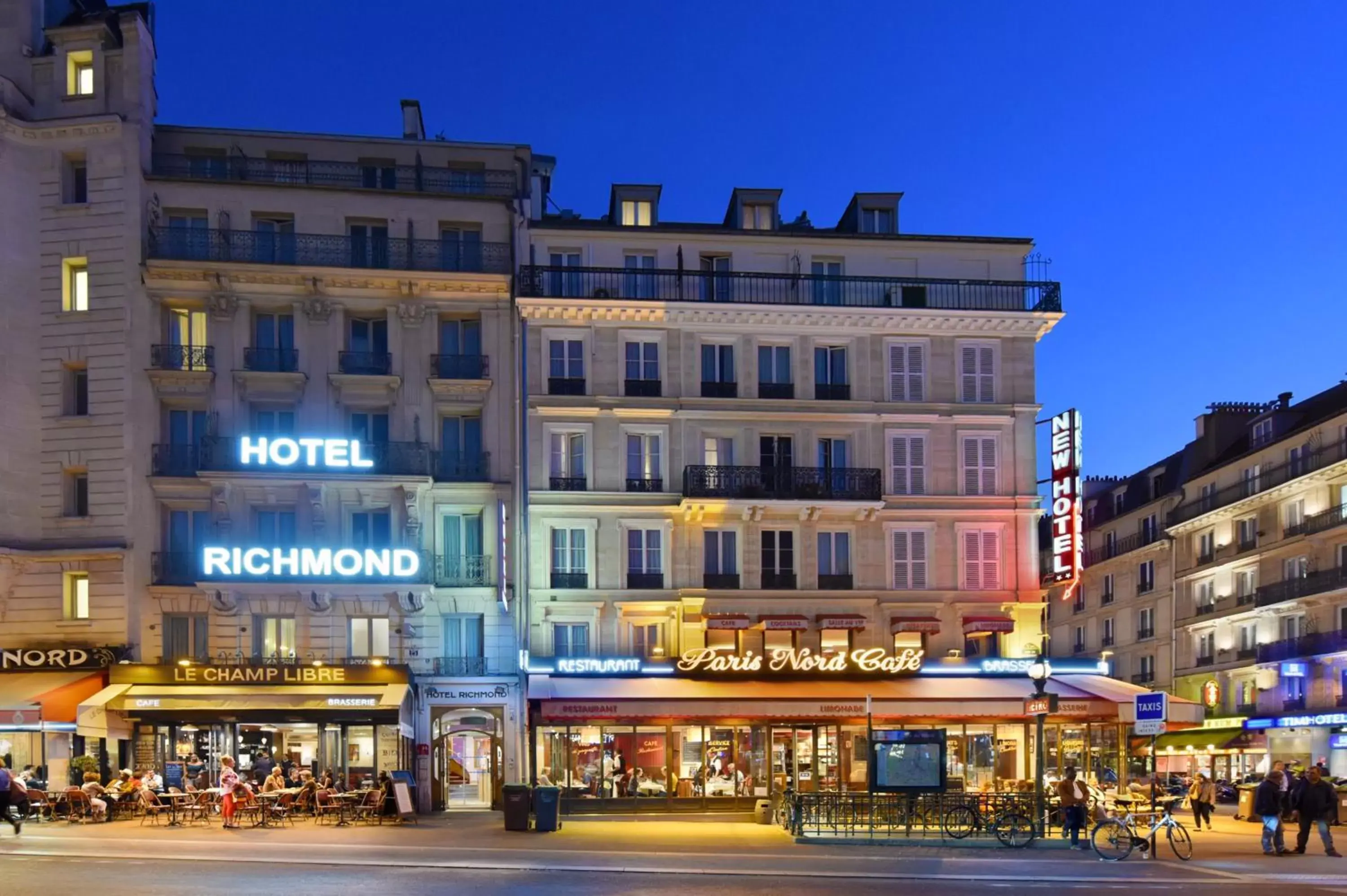 Facade/entrance, Property Building in Hotel Richmond Gare du Nord