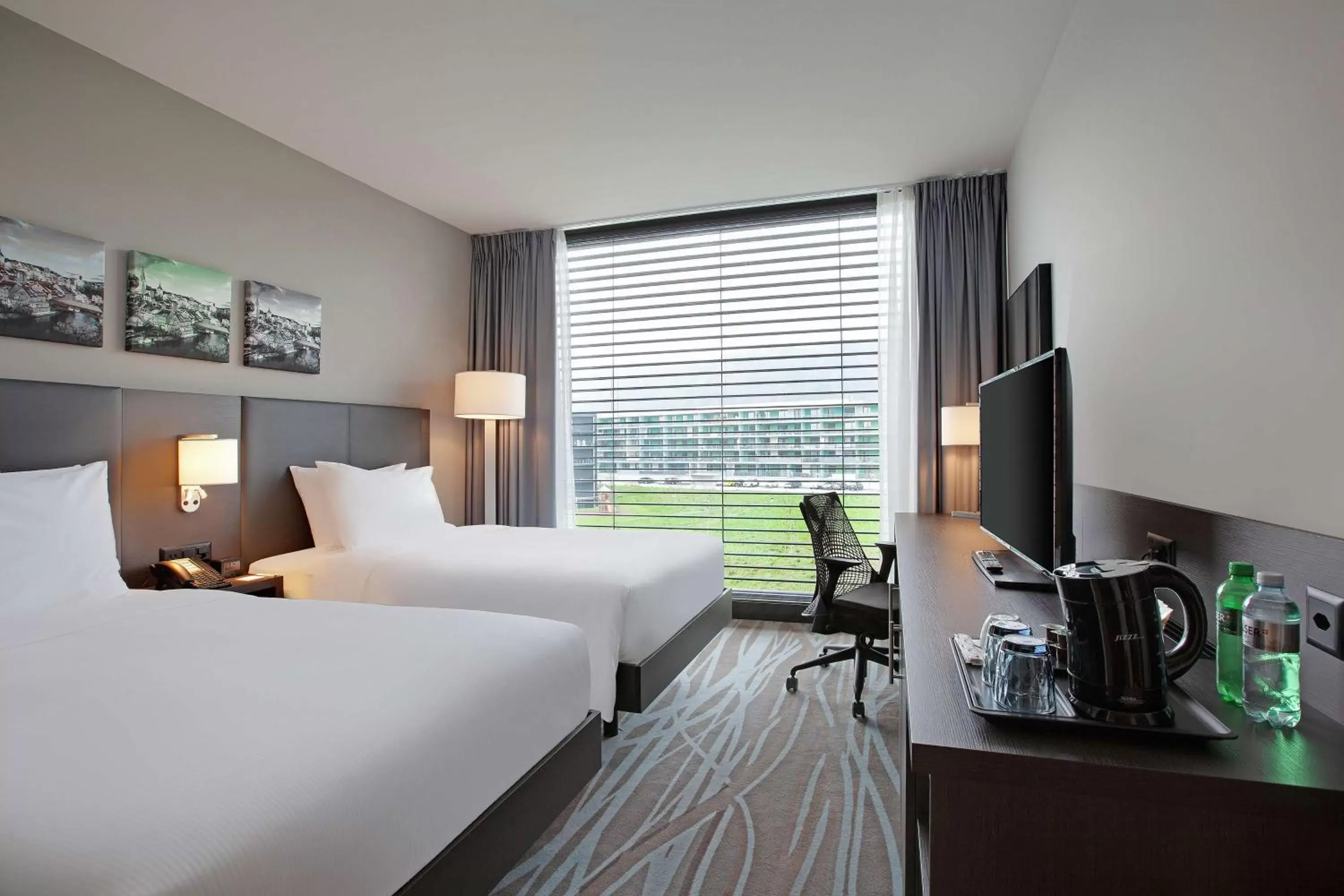 Bedroom, Bed in Hilton Garden Inn Zurich Limmattal Bedroom, Bed in Hilton Garden Inn Zurich Limmattal