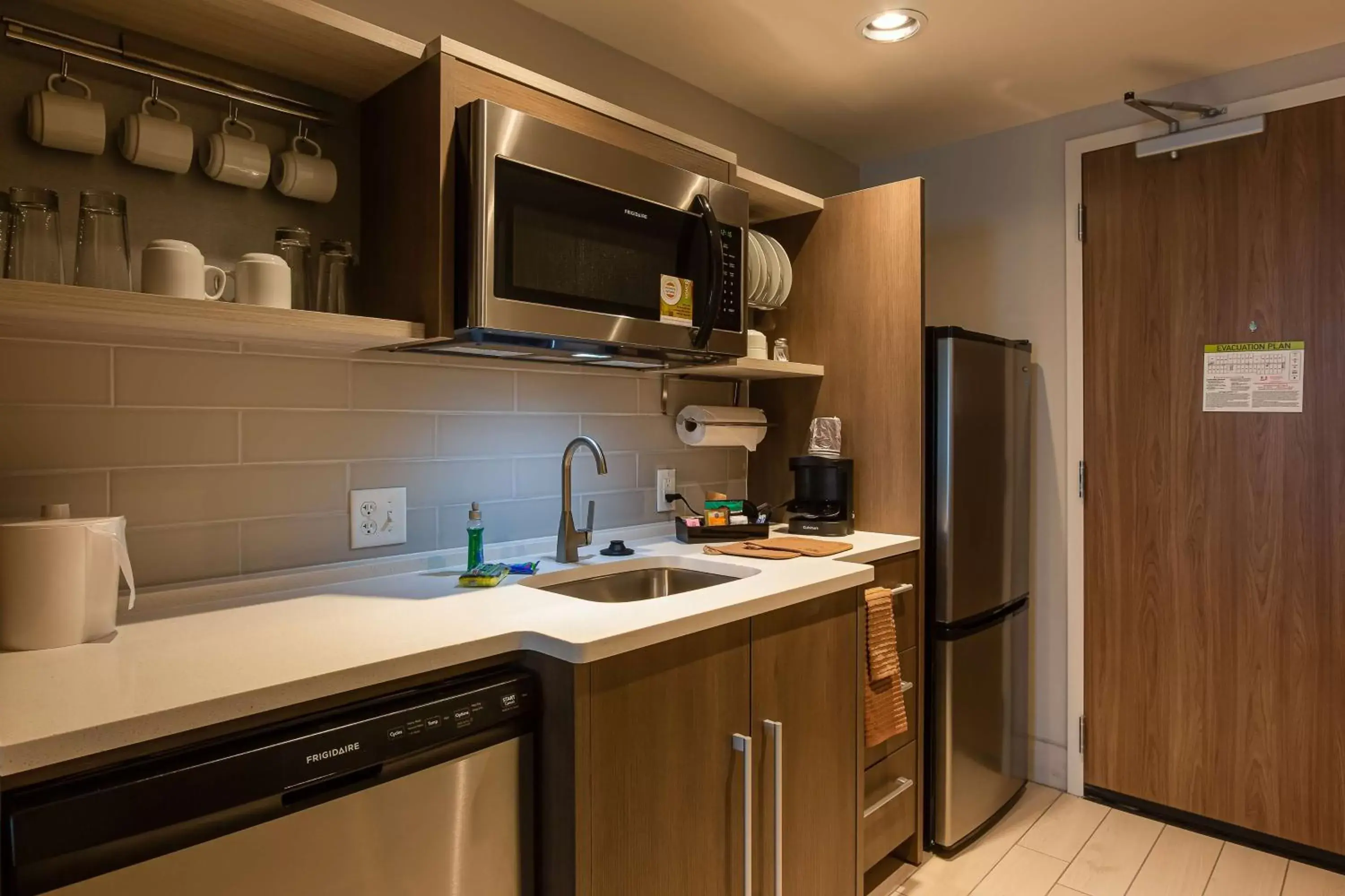 Kitchen or kitchenette, Kitchen/Kitchenette in Home2 Suites By Hilton Nashville Bellevue