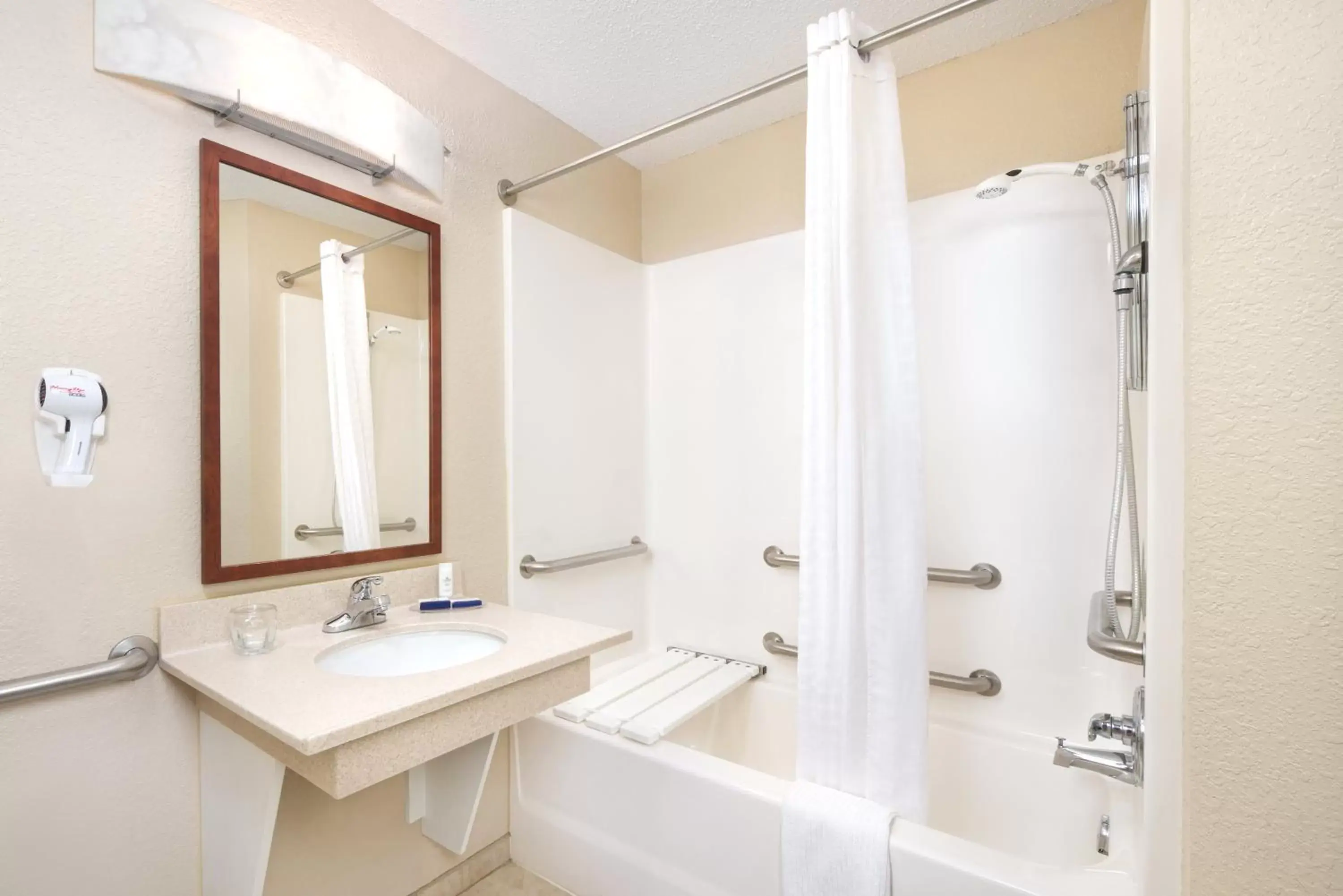 Photo of the whole room, Bathroom in Candlewood Suites Kenosha, an IHG Hotel