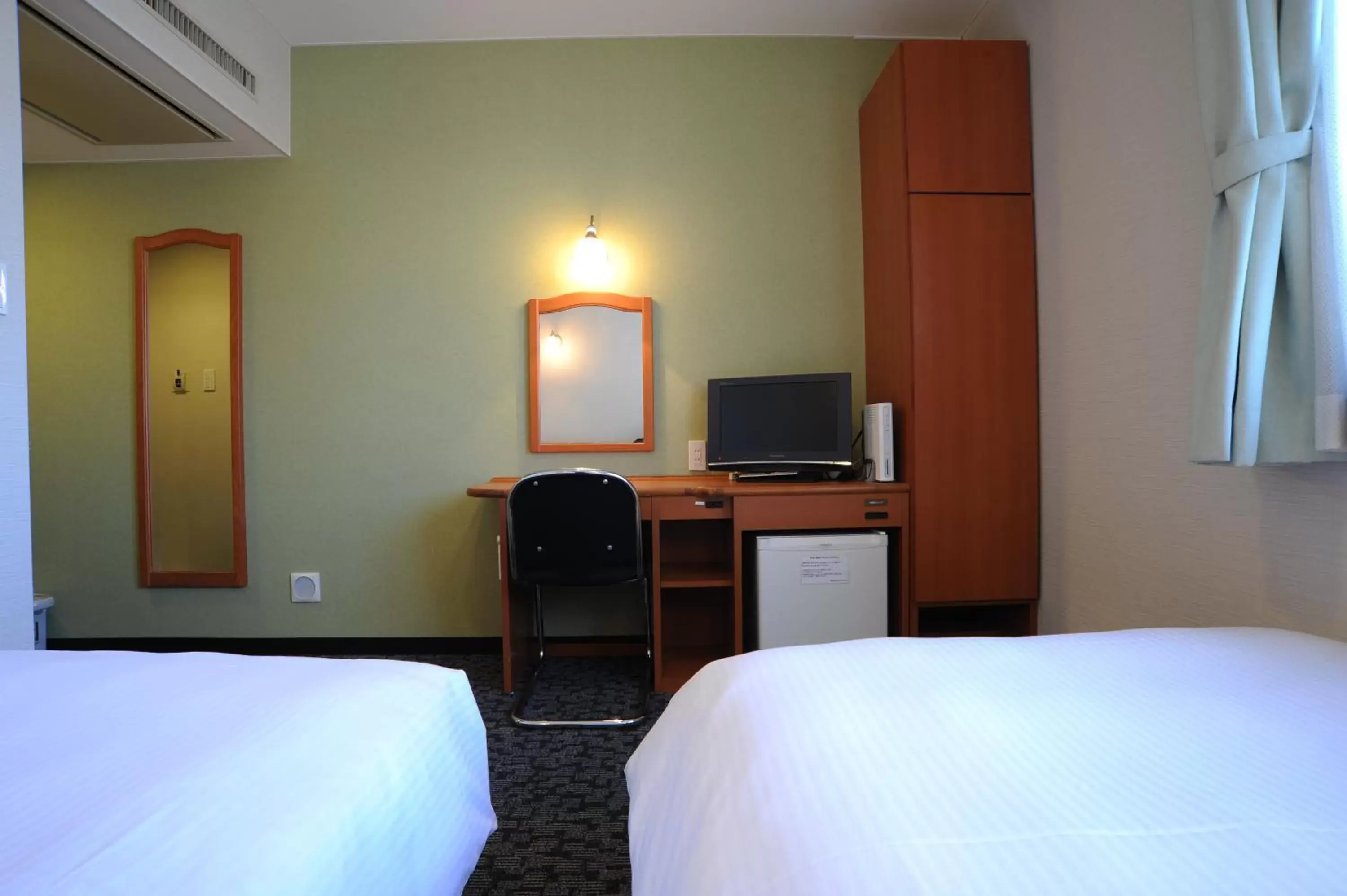 Photo of the whole room, Bed in Suizenji Comfort Hotel