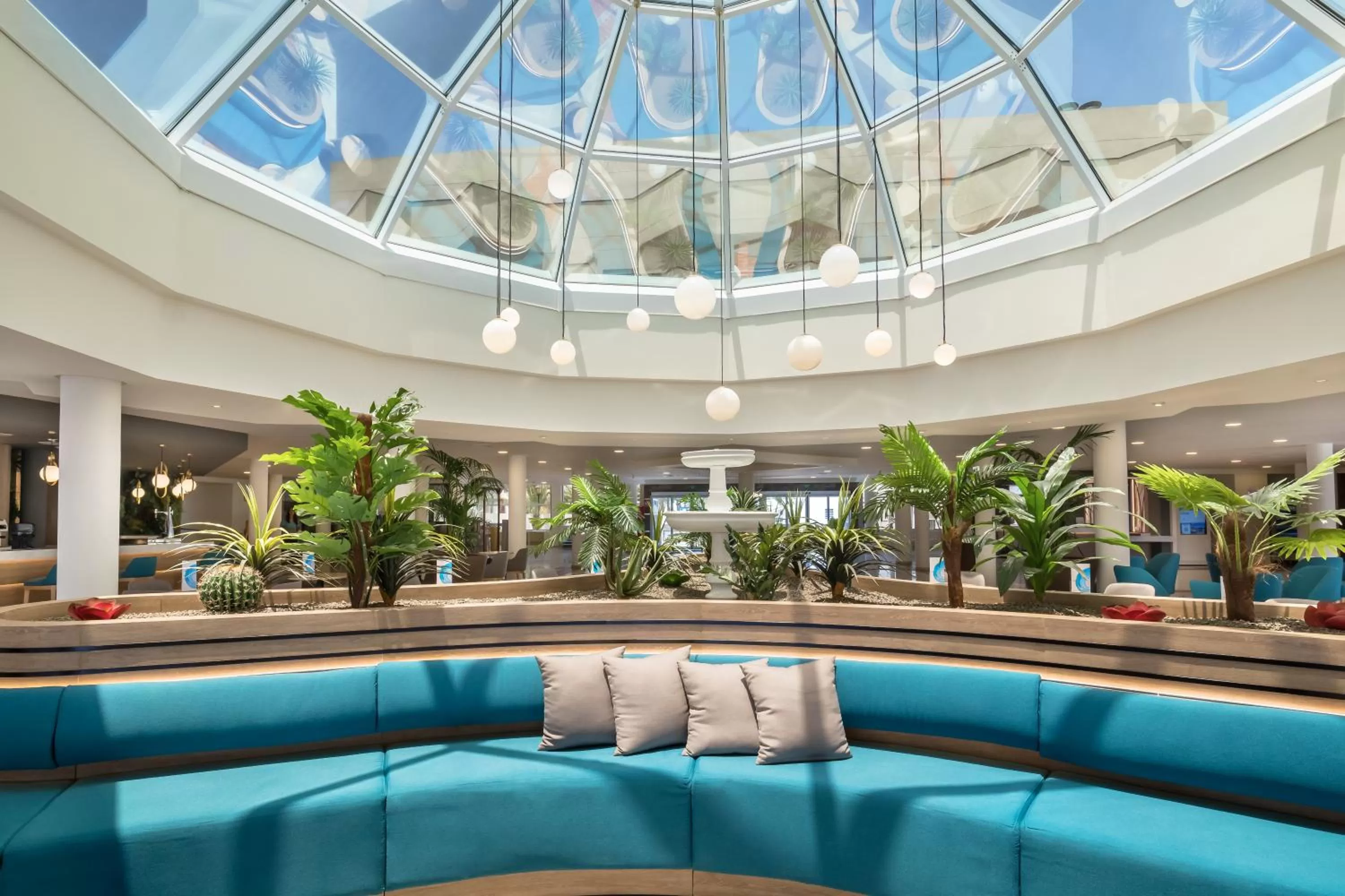 Lounge or bar in Barceló Corralejo Bay - Adults Only