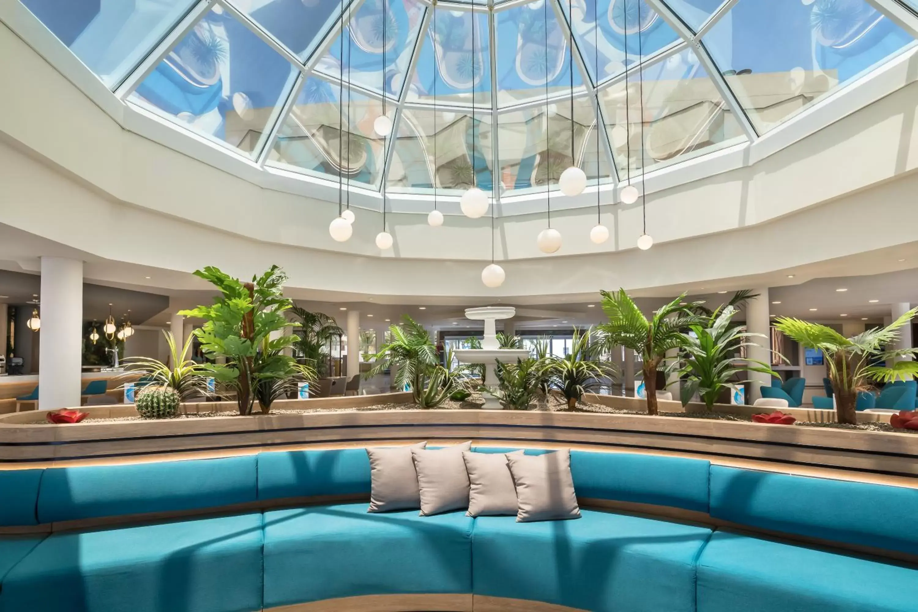 Lounge or bar in Barceló Corralejo Bay - Adults Only Lounge or bar in Barceló Corralejo Bay - Adults Only