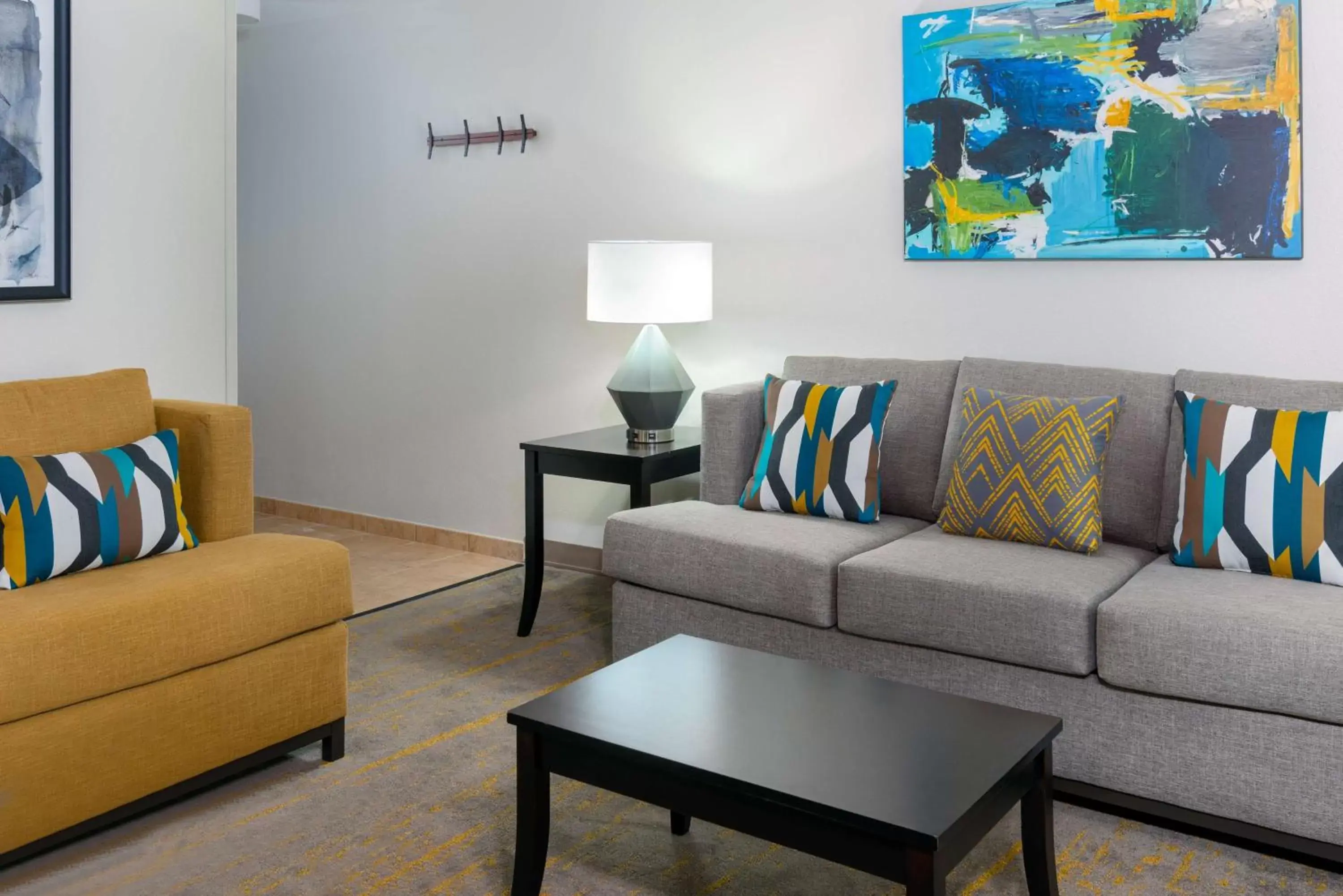 Living room, Seating Area in Hampton Inn and Suites Sarasota/Lakewood Ranch