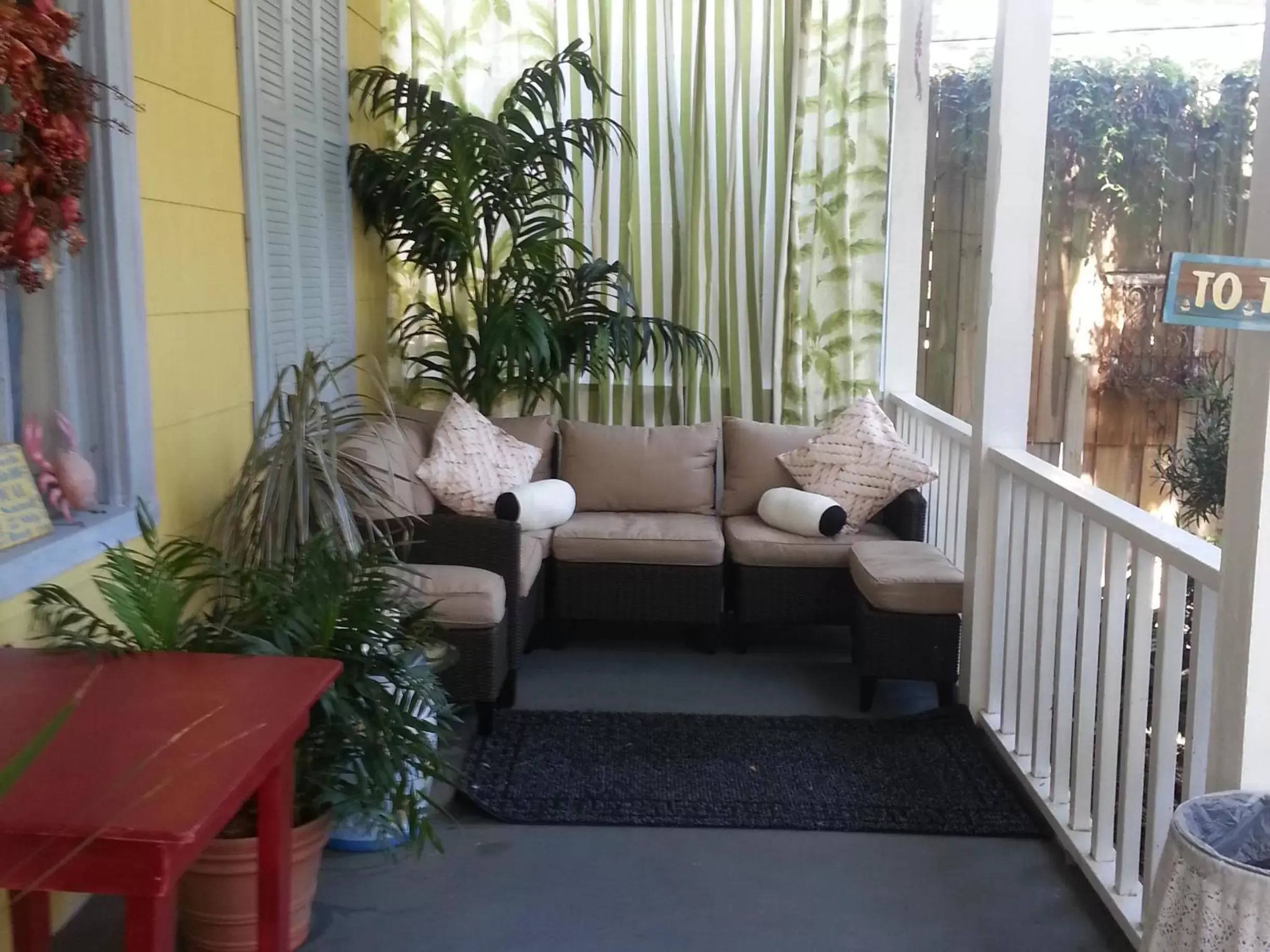 Balcony/Terrace, Seating Area in Tybee Island Inn Bed & Breakfast