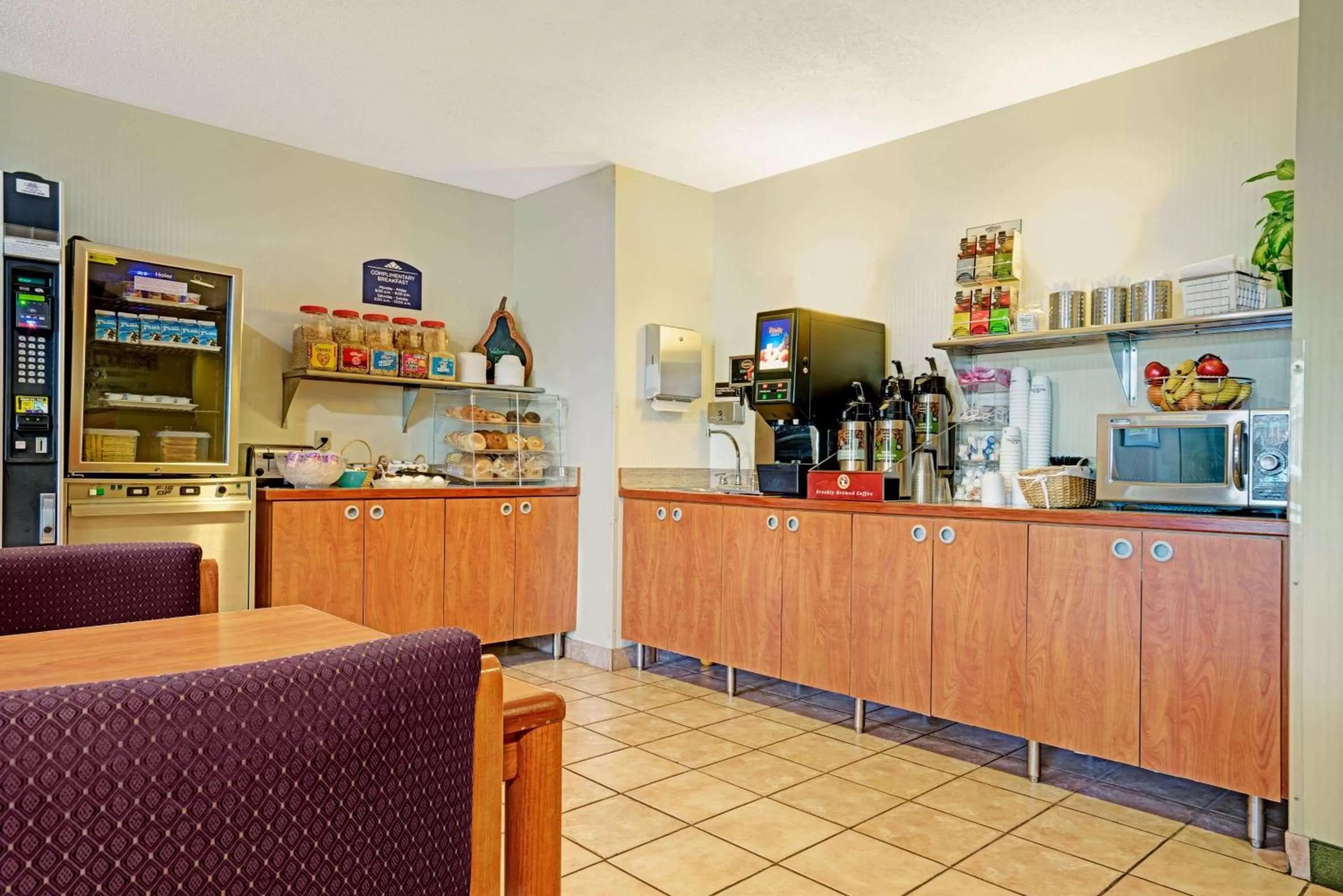 Restaurant/places to eat in Microtel Inn and Suites - Inver Grove Heights
