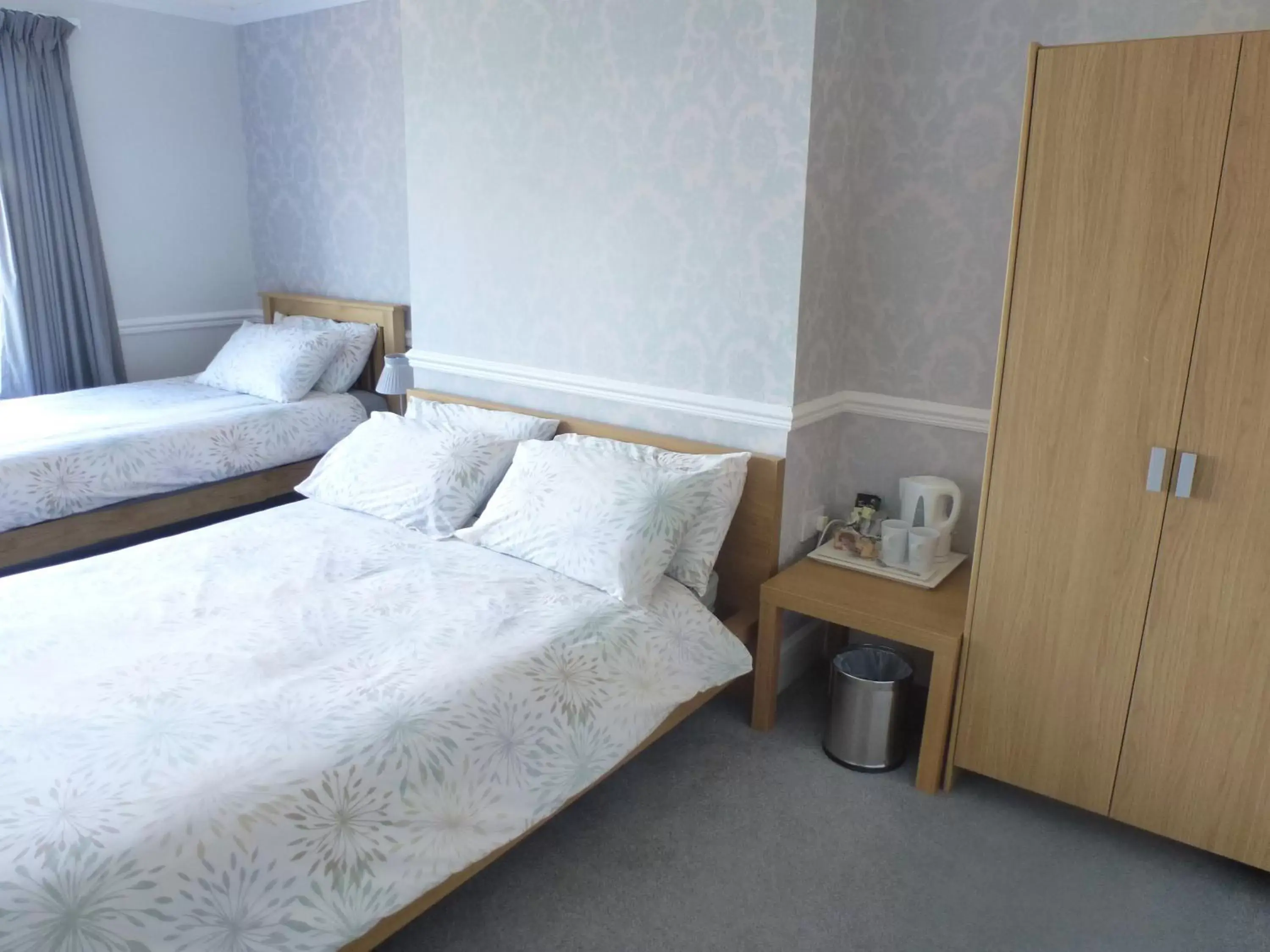 Photo of the whole room, Bed in Orrell Park Hotel