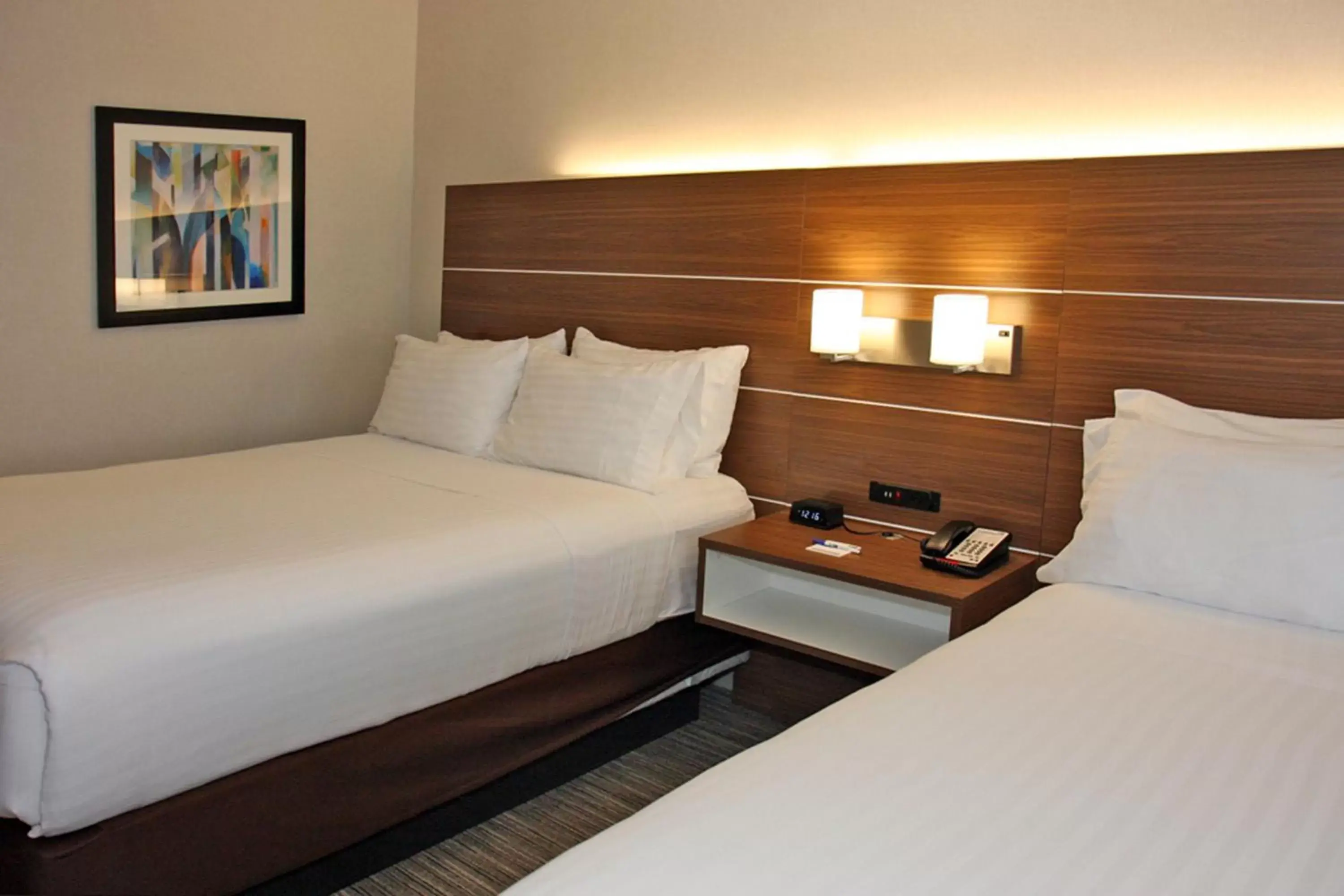 Photo of the whole room, Bed in Holiday Inn Express Branford-New Haven, an IHG Hotel
