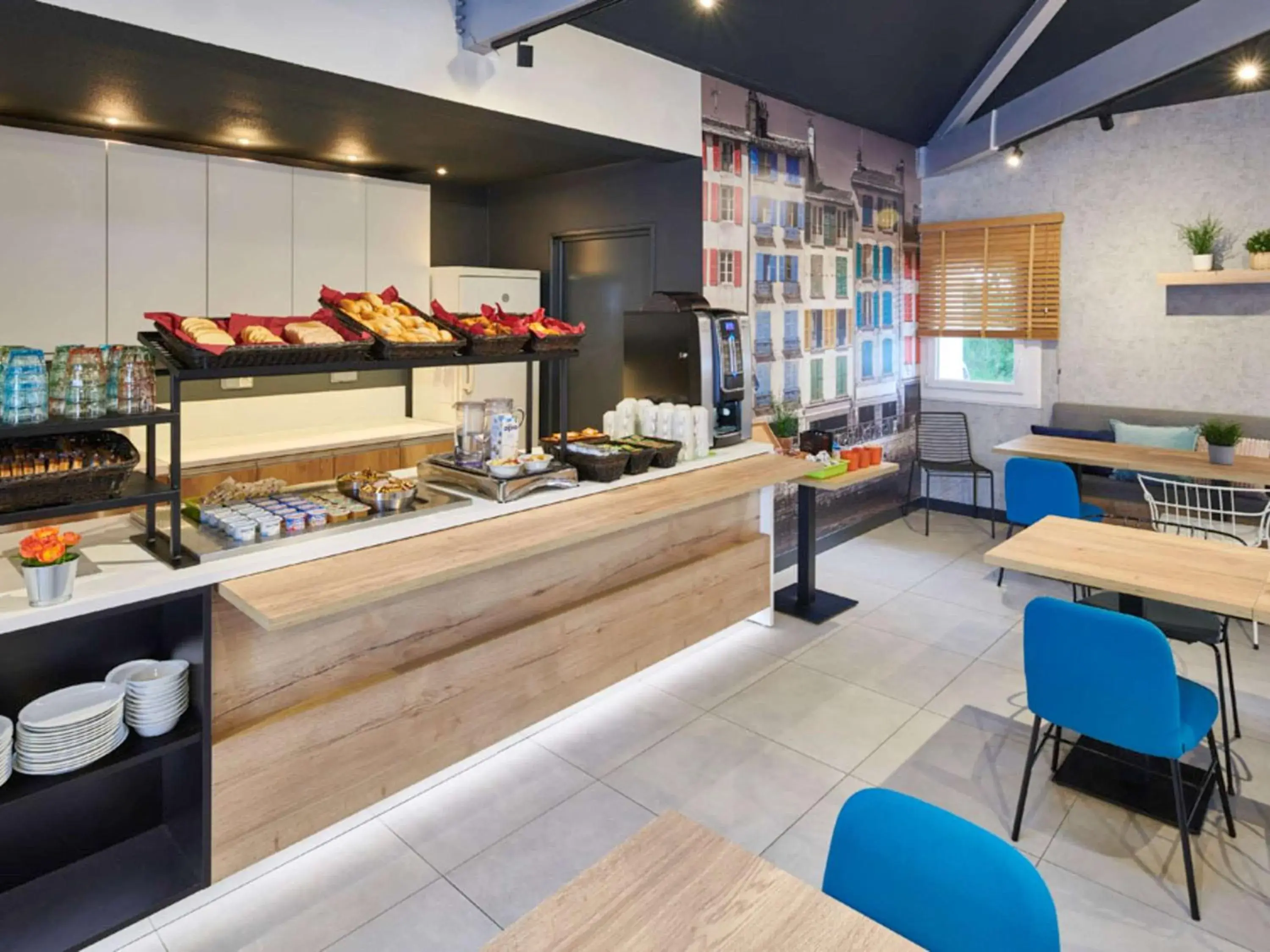 Restaurant/places to eat in ibis budget Bayonne Restaurant/places to eat in ibis budget Bayonne