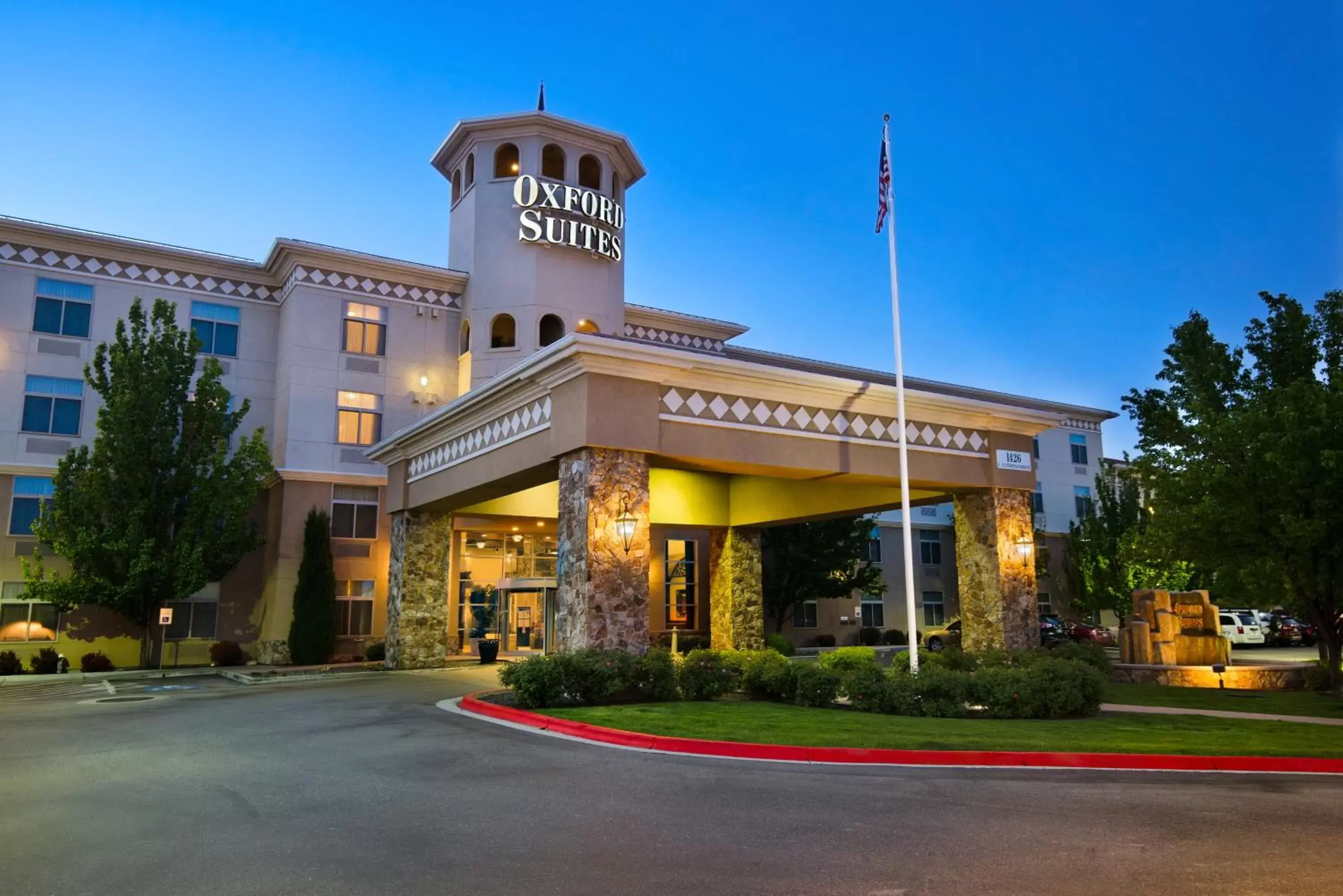 Street view, Facade/Entrance in Oxford Suites Boise