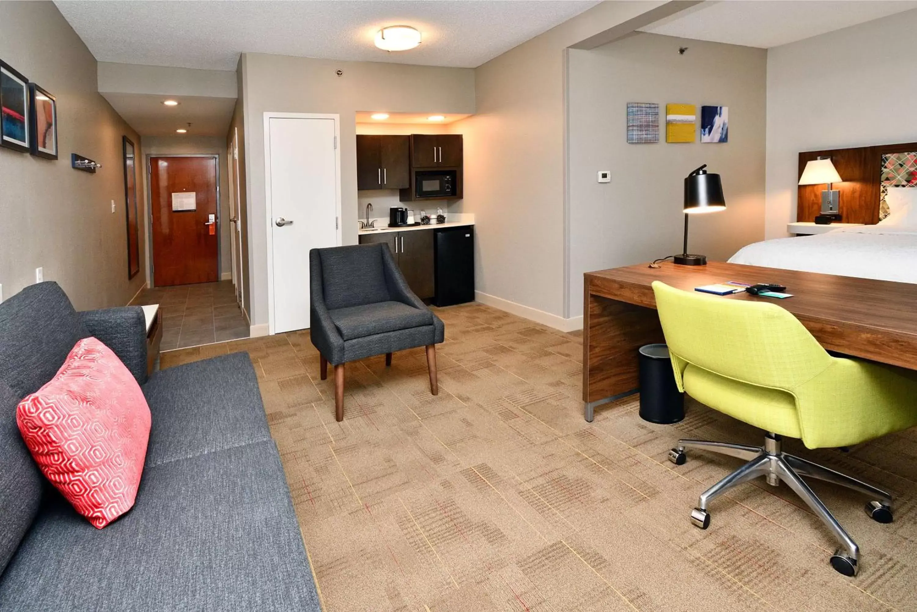 Living room, Seating Area in Hampton Inn Santee-I-95