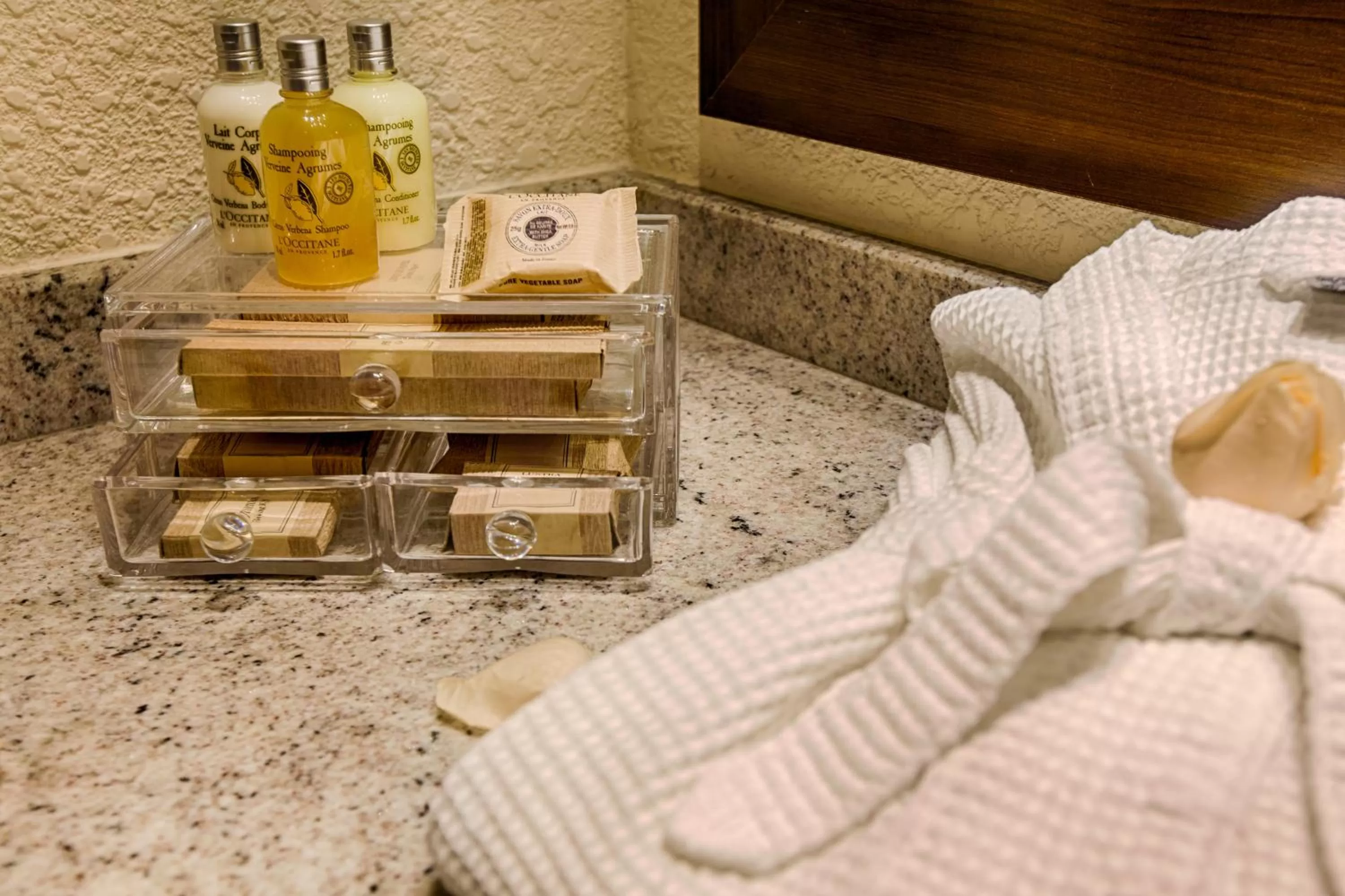 Toilet in Quality Hotel Curitiba