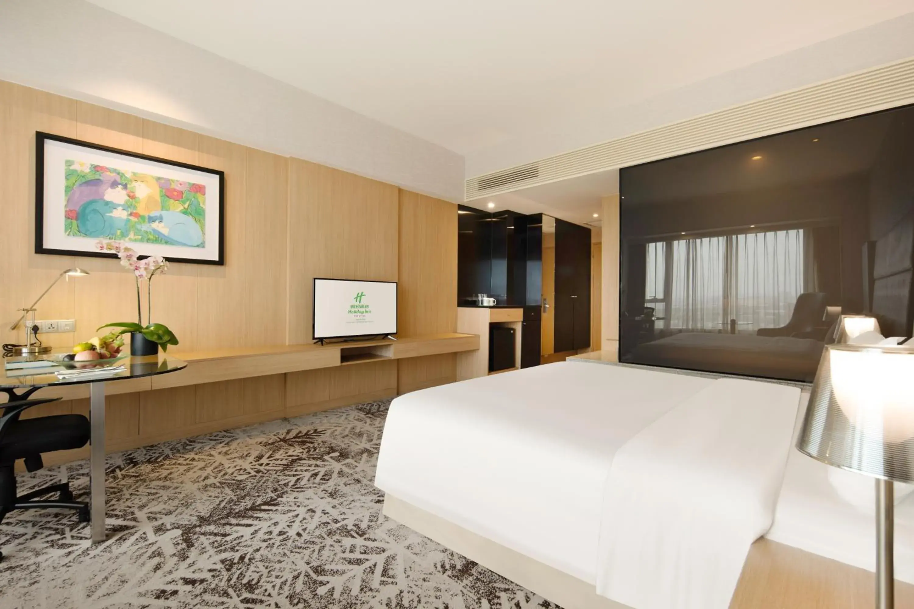 Photo of the whole room in Holiday Inn Shanghai Hongqiao West, an IHG Hotel