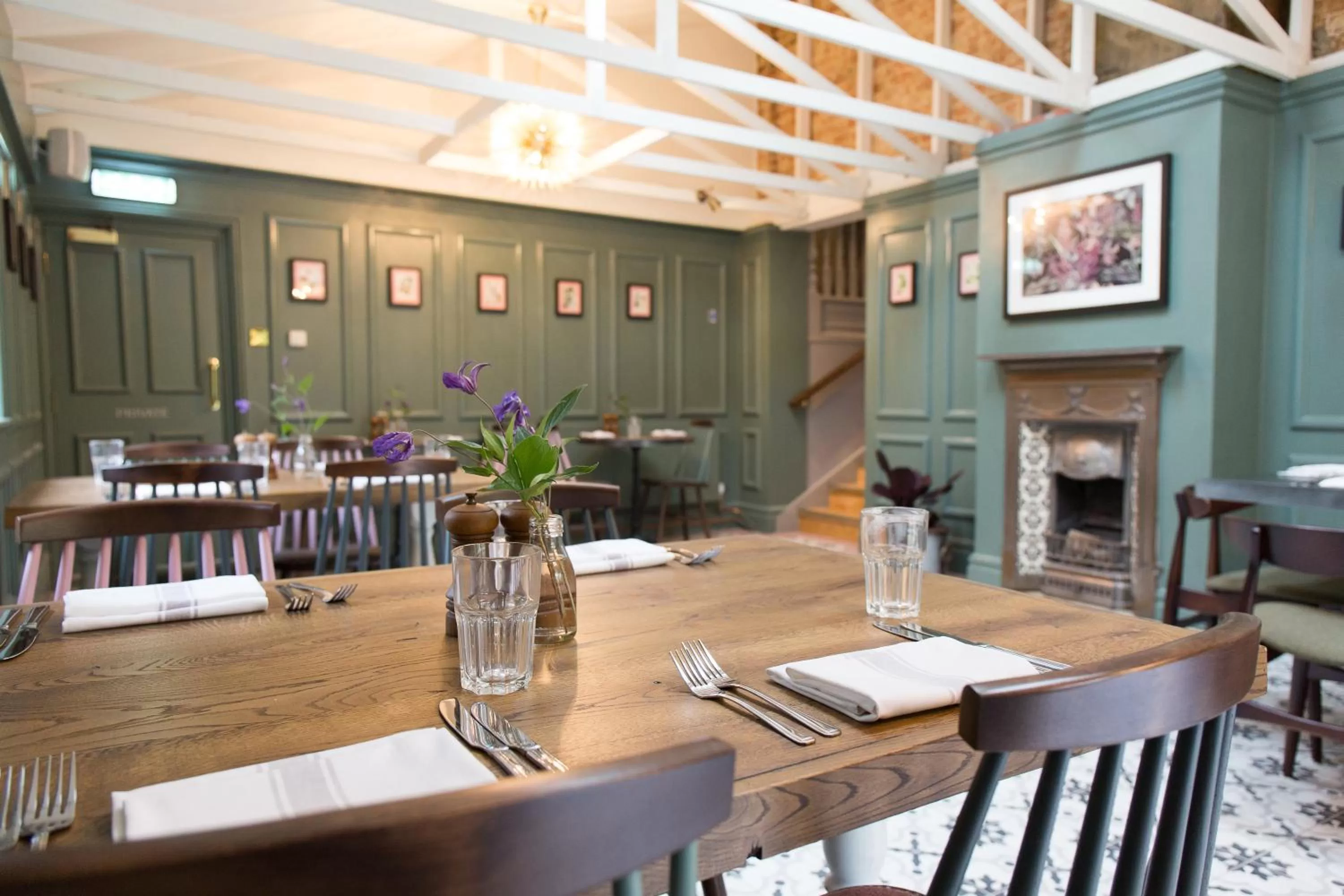 Restaurant/places to eat in The Dundas Arms