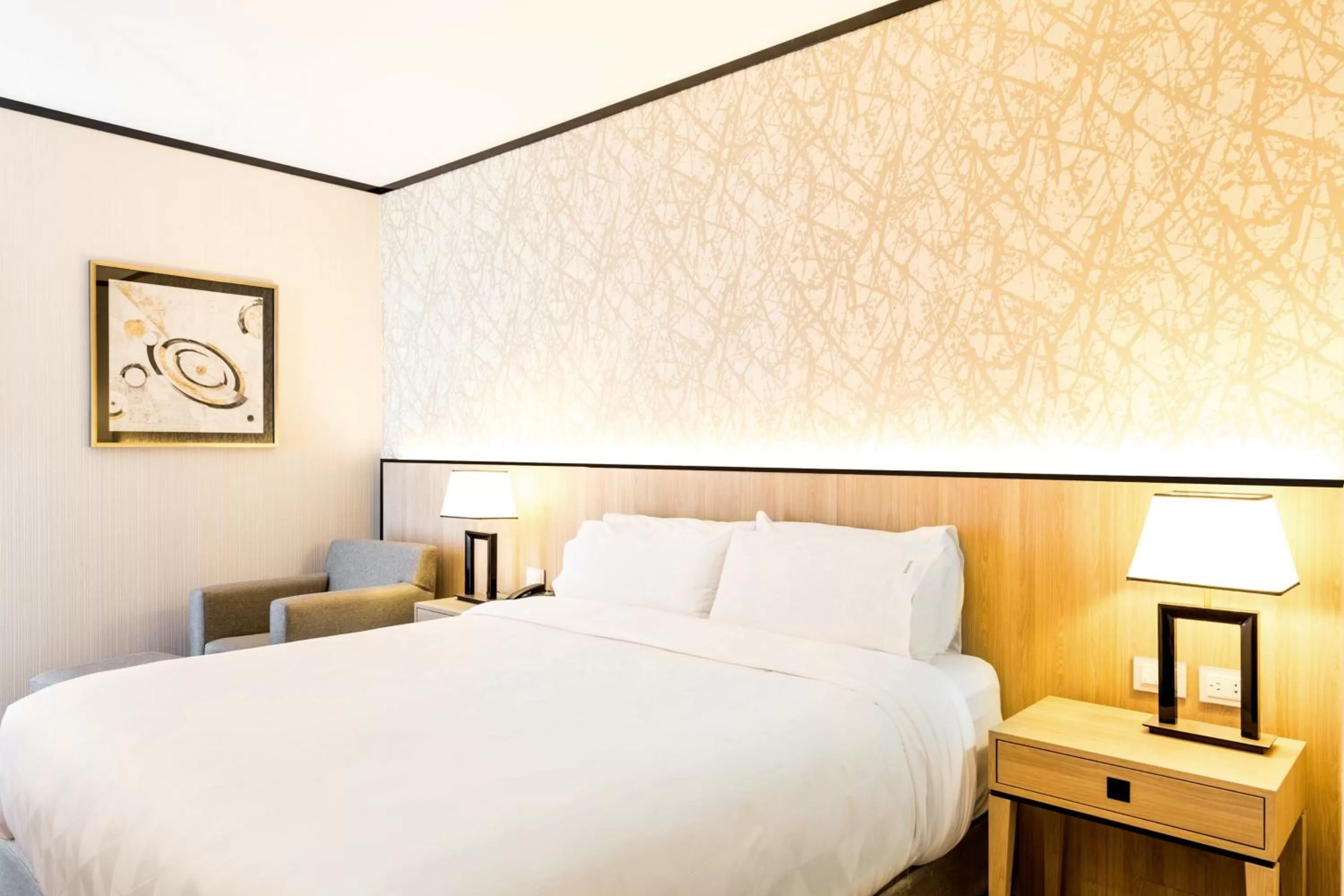 Photo of the whole room, Bed in Holiday Inn Rosario by IHG