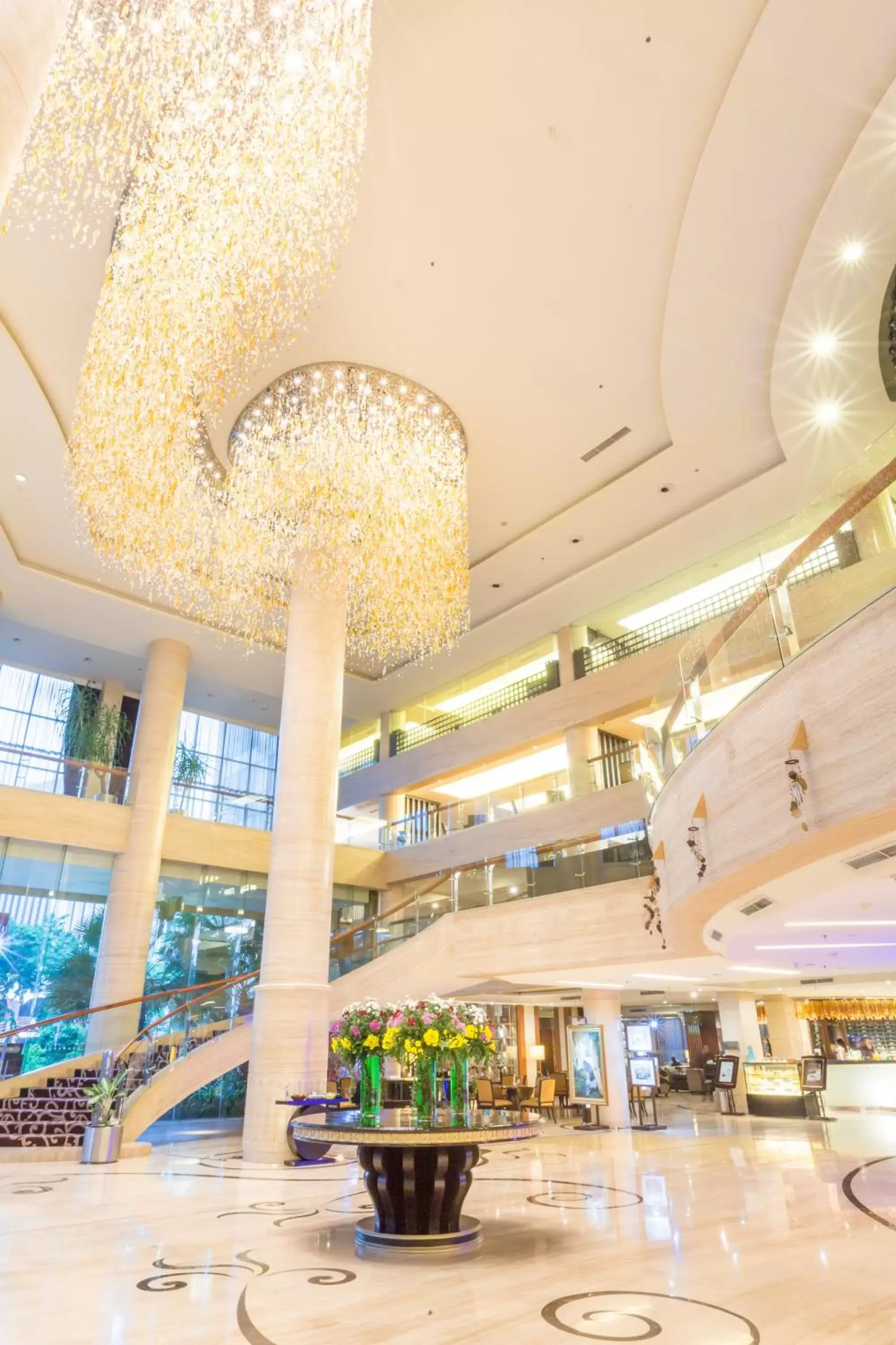 Facade/entrance in Wyndham Surabaya Facade/entrance in Wyndham Surabaya