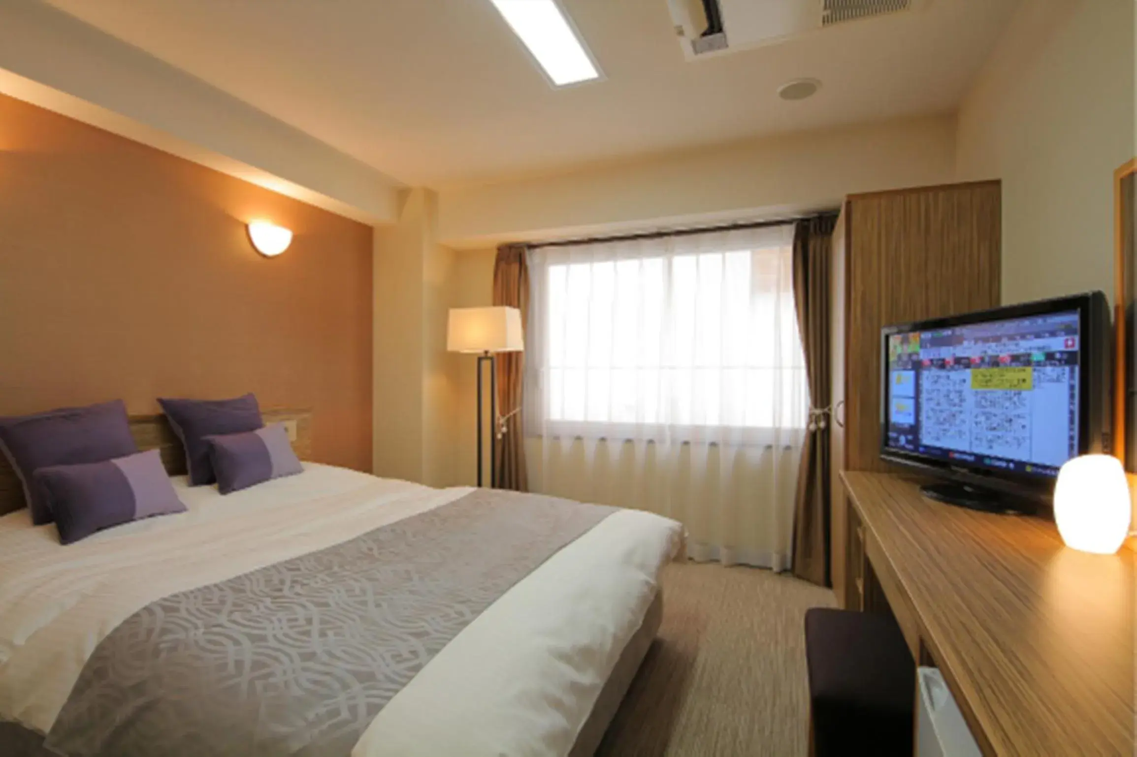 Photo of the whole room, TV/Entertainment Center in Kyoto Hana Hotel