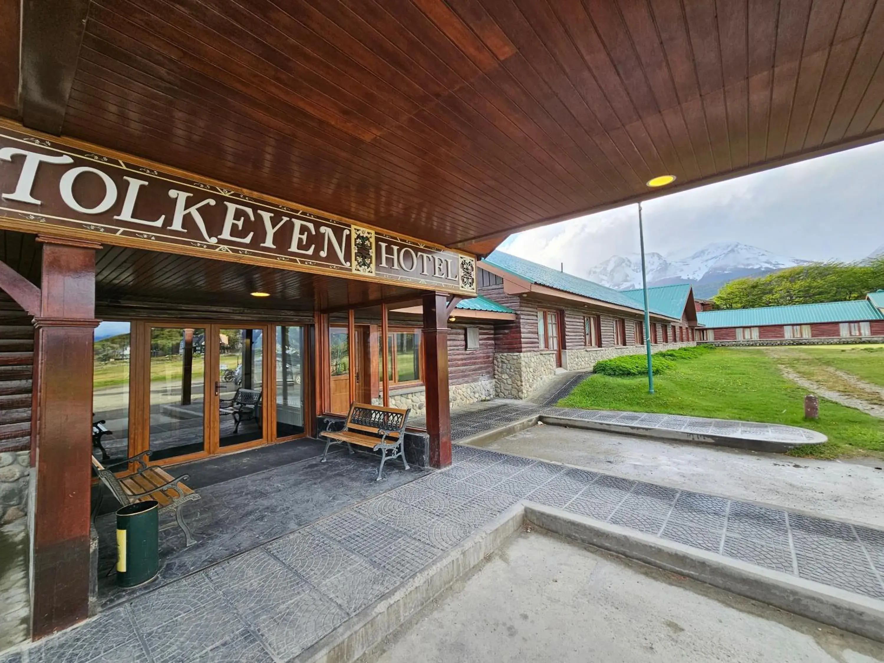 Facade/entrance in Tolkeyen