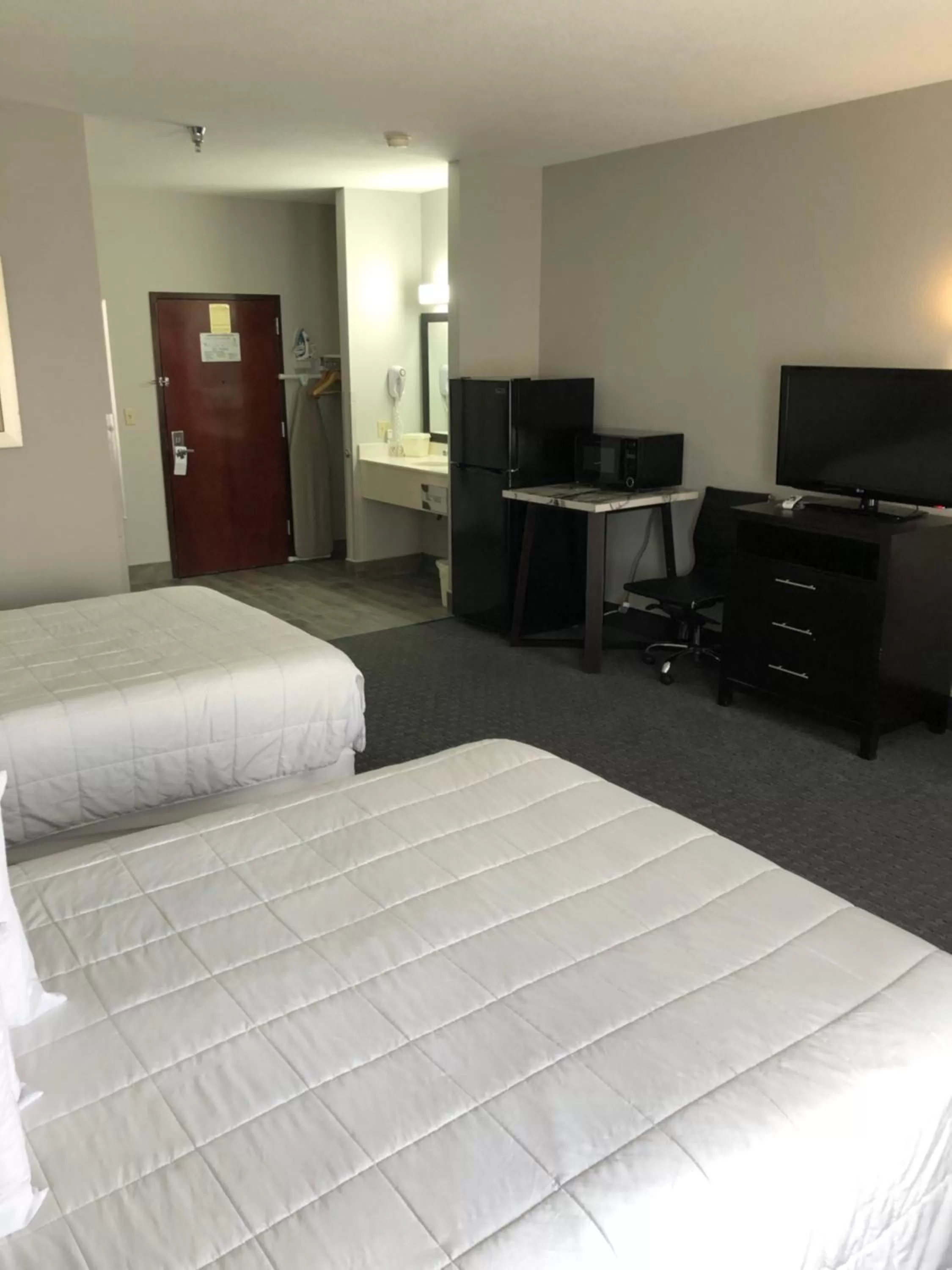 TV and multimedia, Bed in Lea County Inn