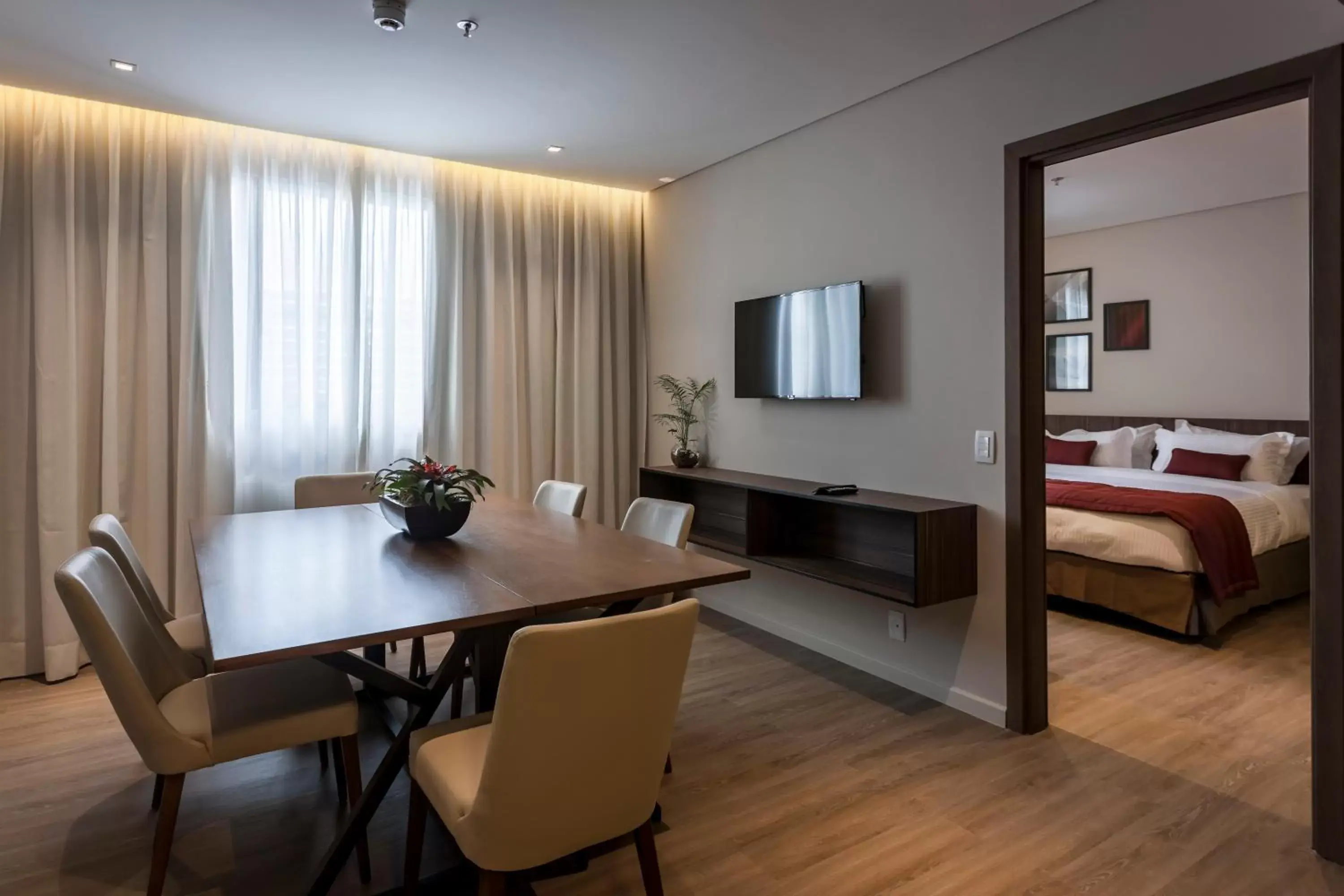 Living room, Dining Area in Royal Palm Tower Indaiatuba